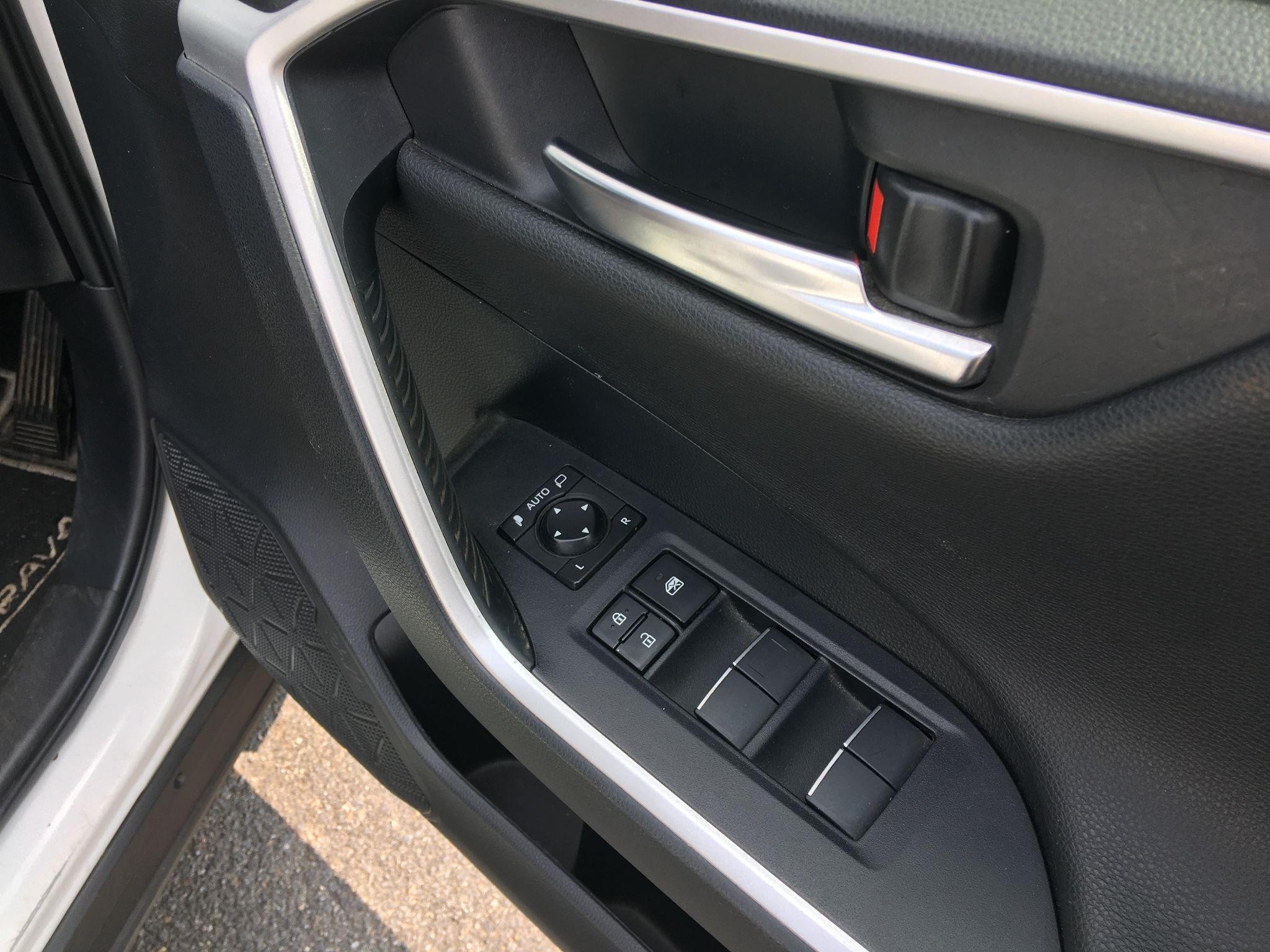 Toyota RAV4 Image 30