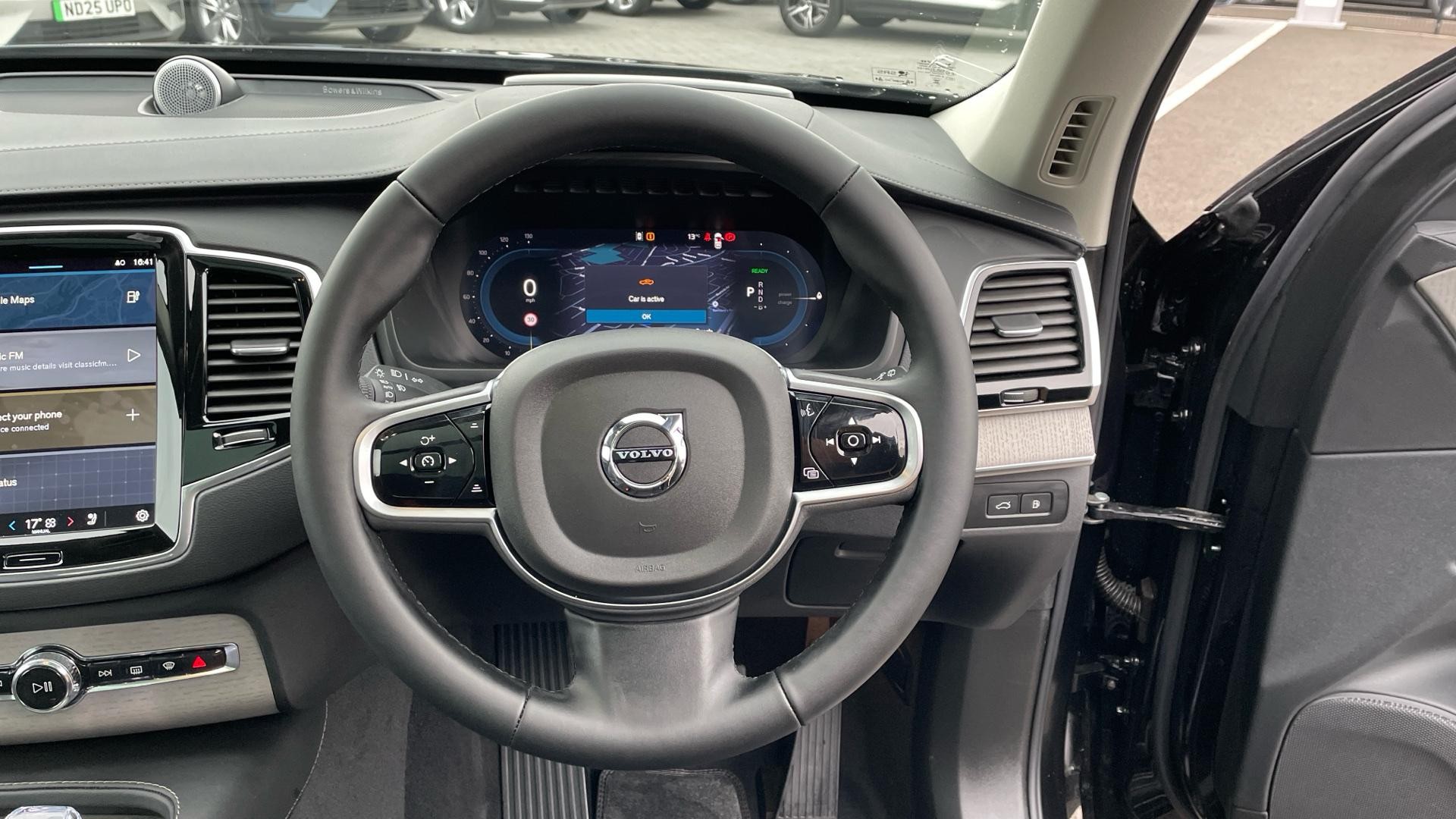 Volvo XC90 Image 10