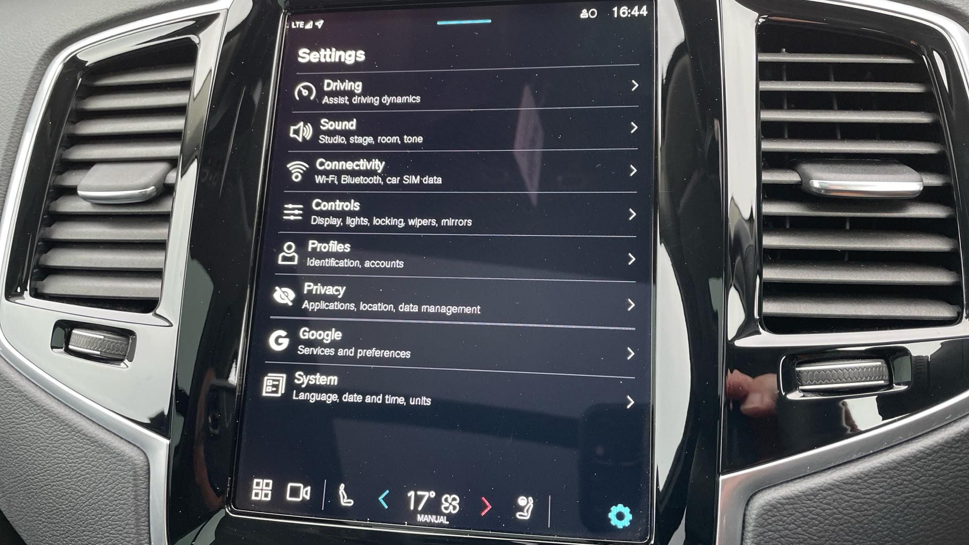 Volvo XC90 Image 17