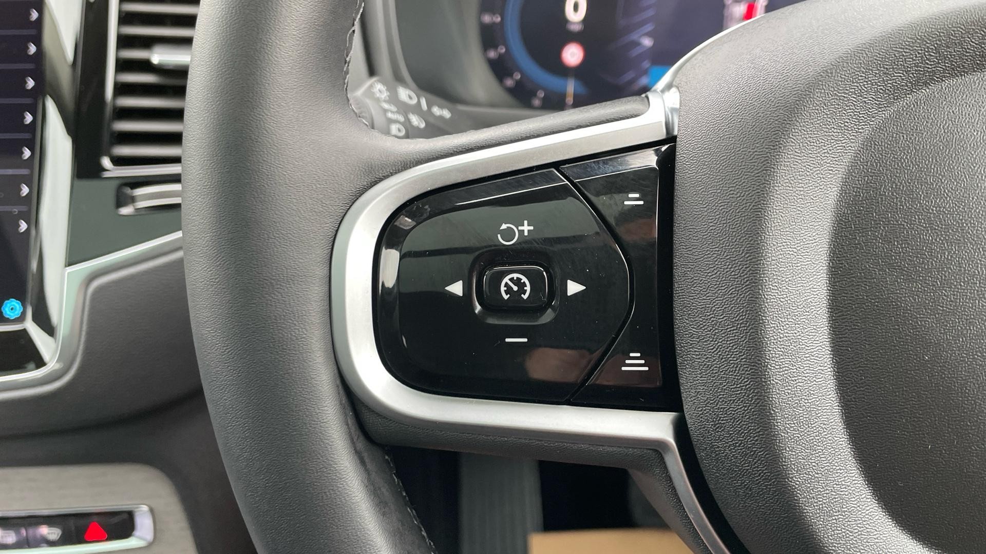 Volvo XC90 Image 21