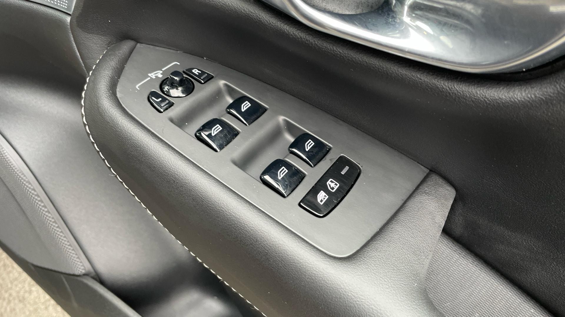 Volvo XC90 Image 24