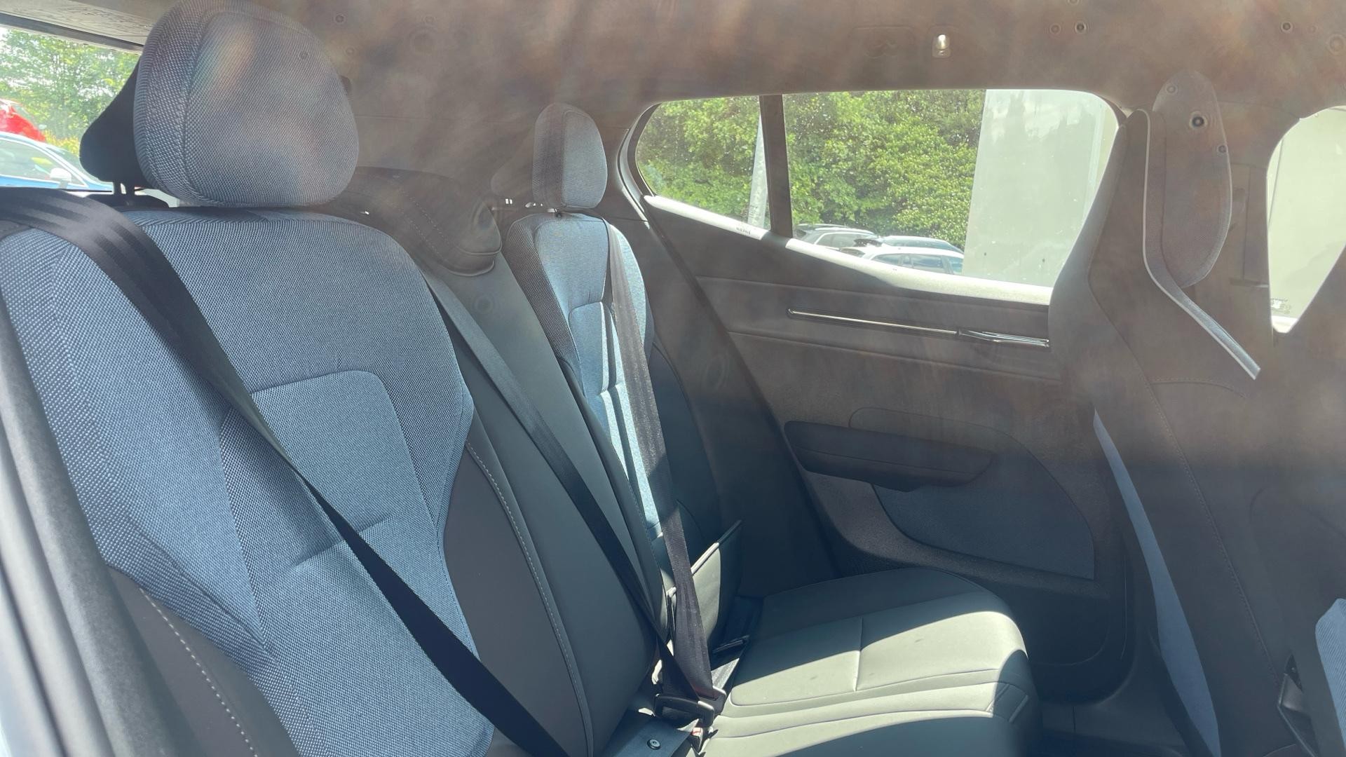 Volvo EX30 Image 6
