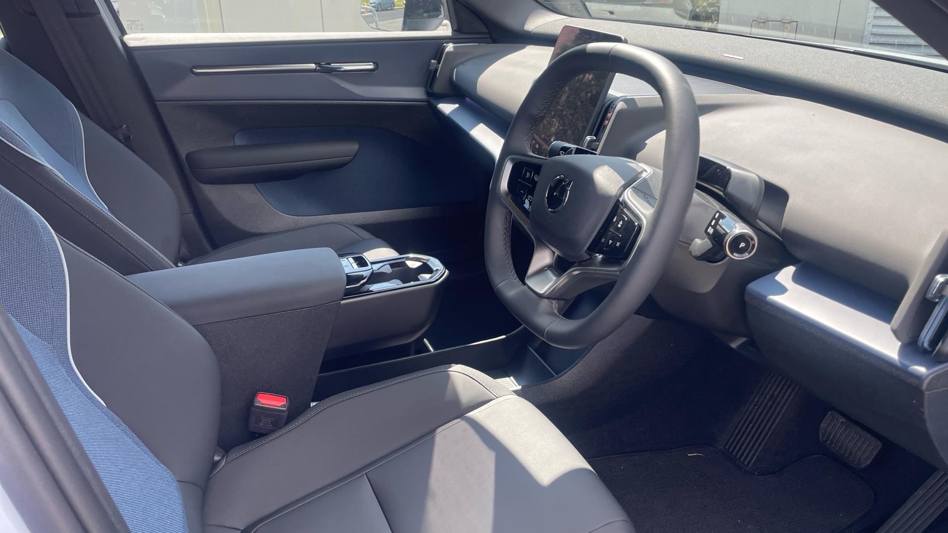 Volvo EX30 Image 21