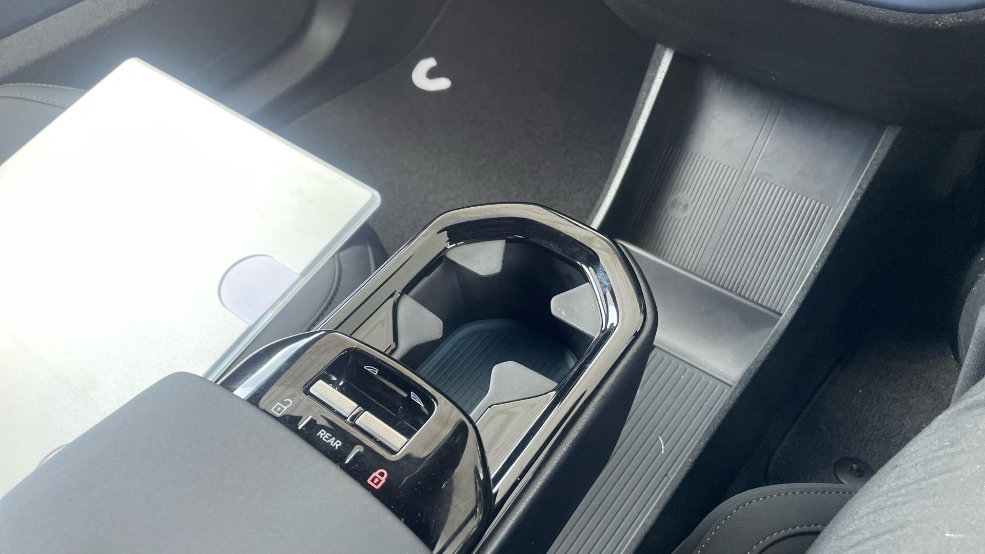 Volvo EX30 Image 33