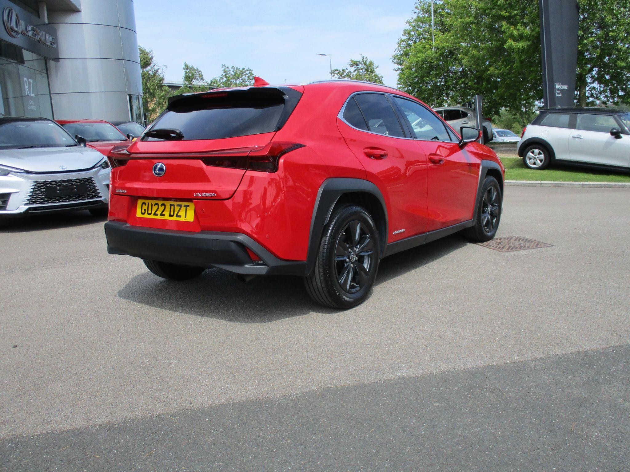 Lexus UX Self-Charging Hybrid Image 40