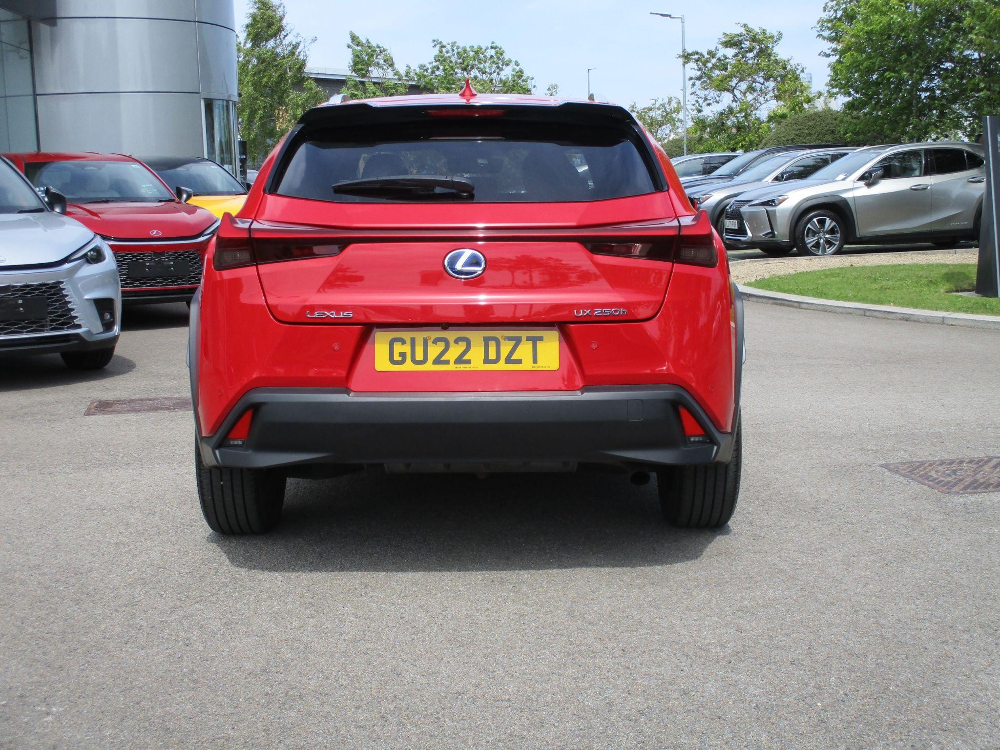 Lexus UX Self-Charging Hybrid Image 41