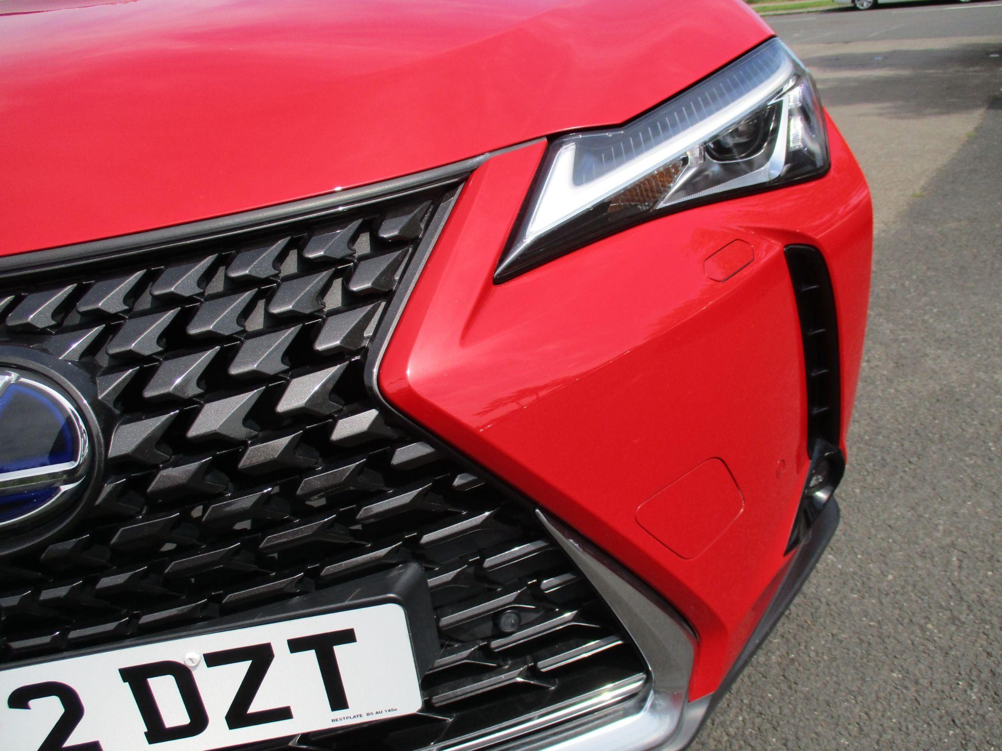 Lexus UX Self-Charging Hybrid Image 46
