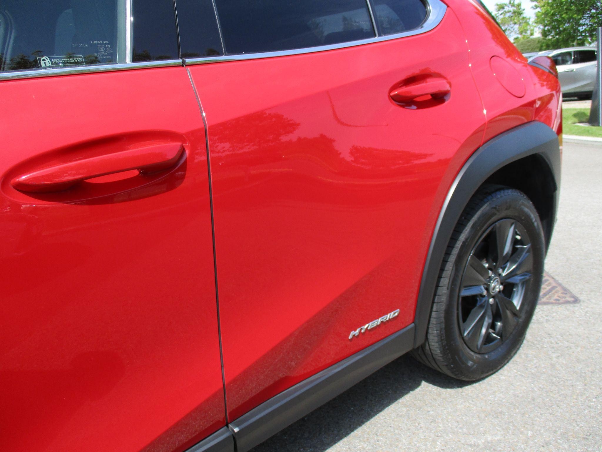 Lexus UX Self-Charging Hybrid Image 60