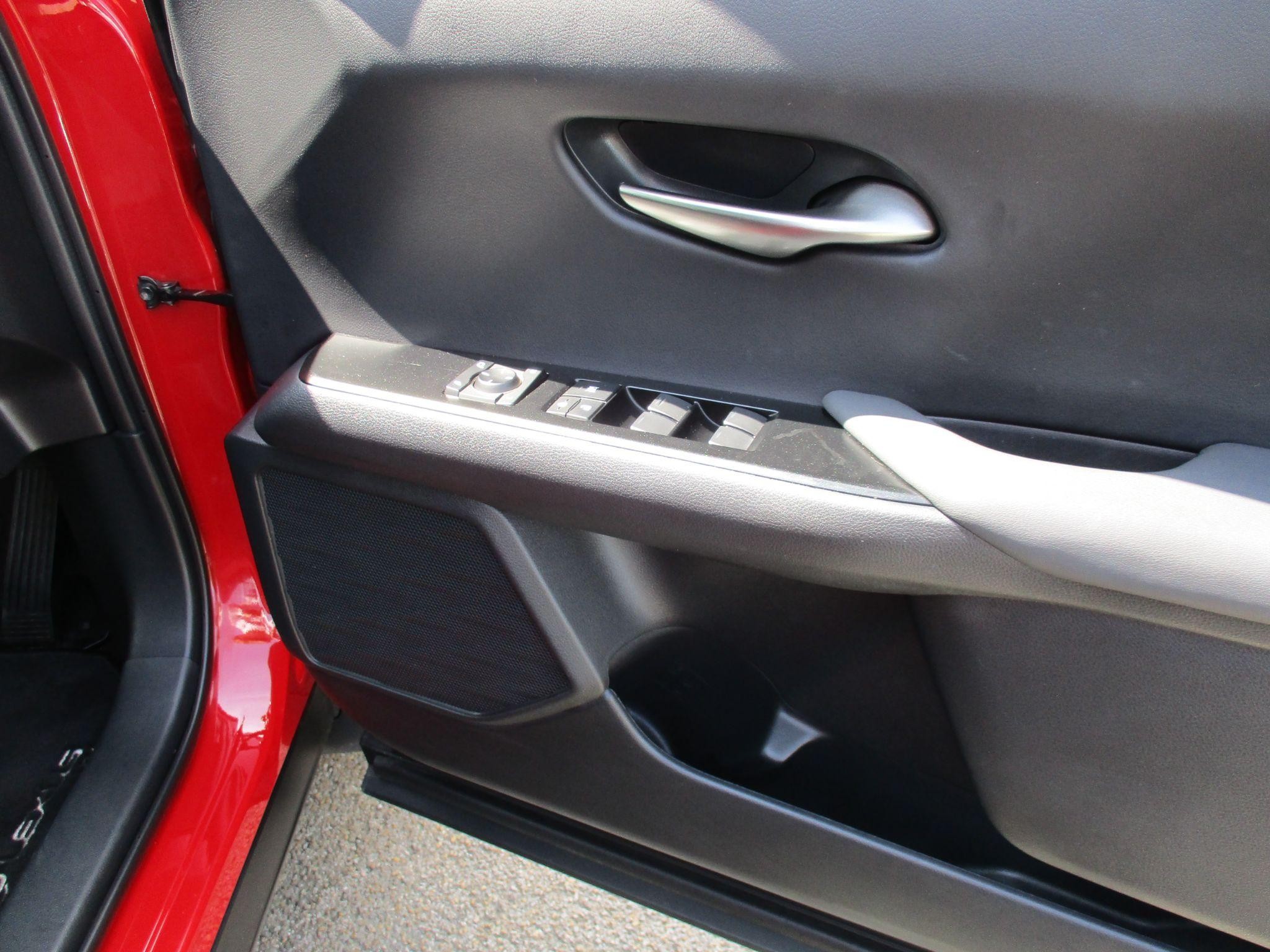 Lexus UX Self-Charging Hybrid Image 70