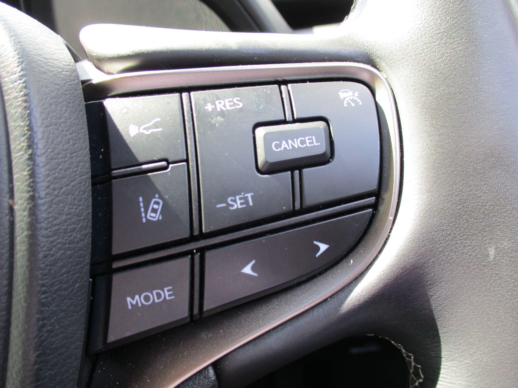Lexus UX Self-Charging Hybrid Image 73