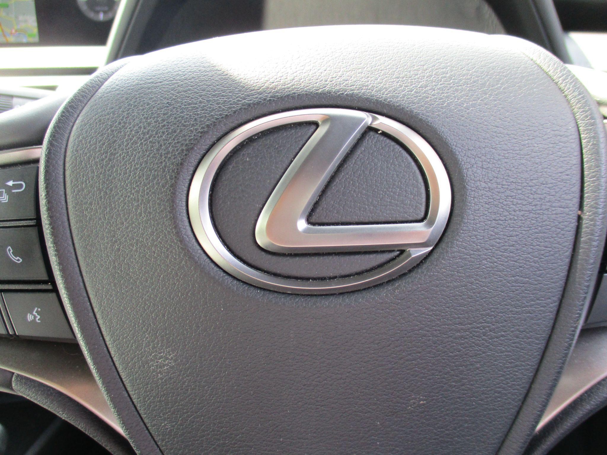 Lexus UX Self-Charging Hybrid Image 75