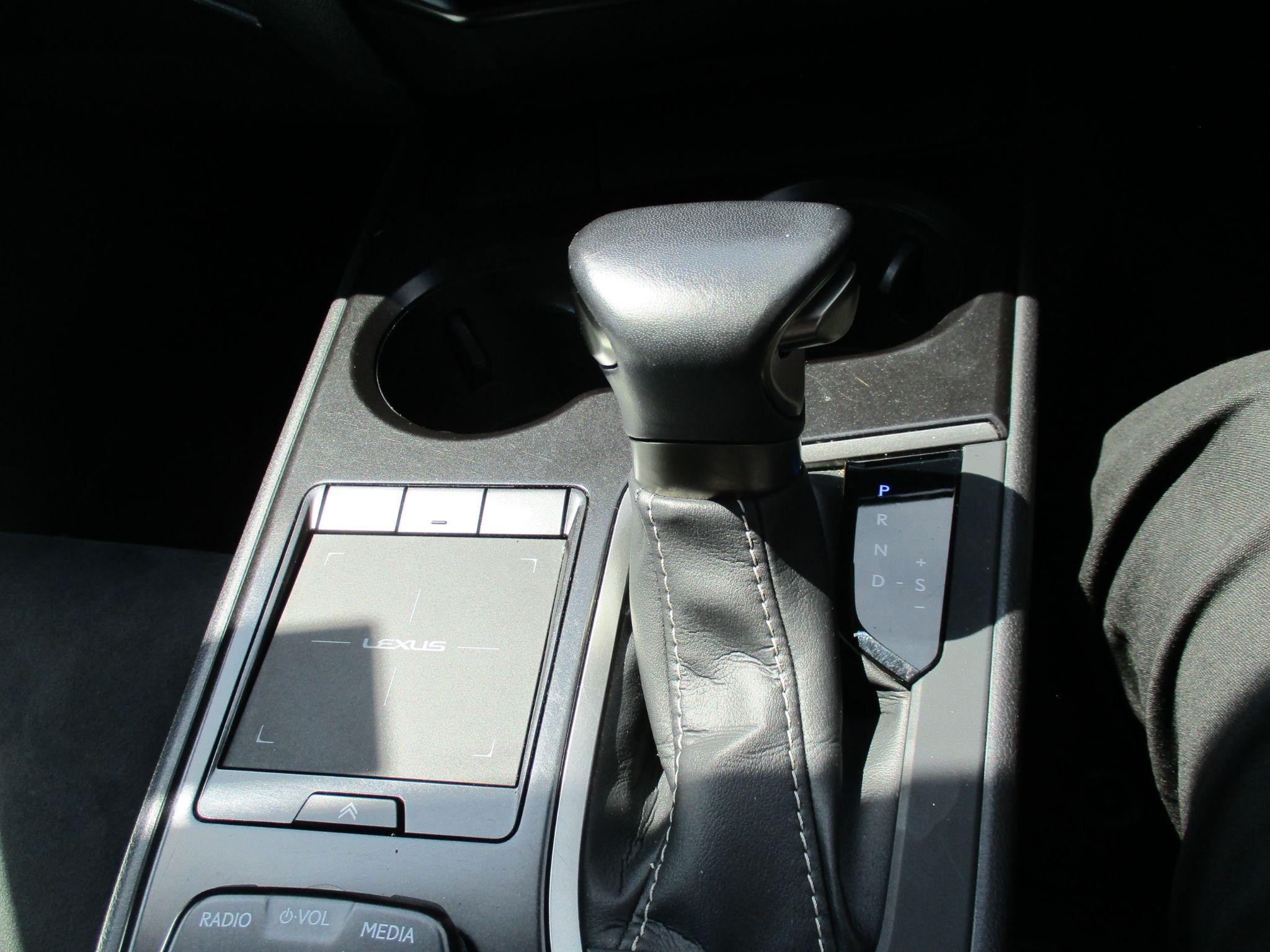 Lexus UX Self-Charging Hybrid Image 79