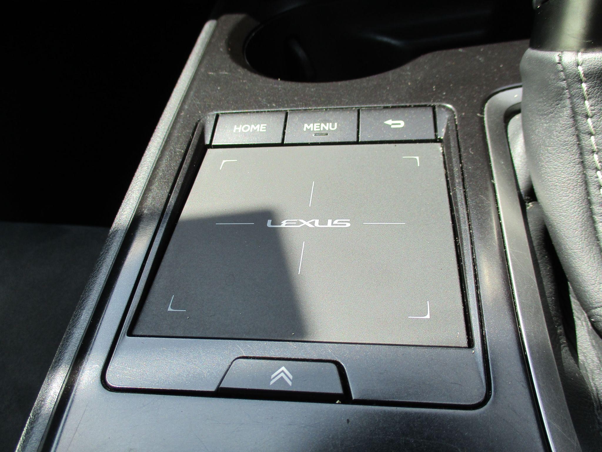 Lexus UX Self-Charging Hybrid Image 80