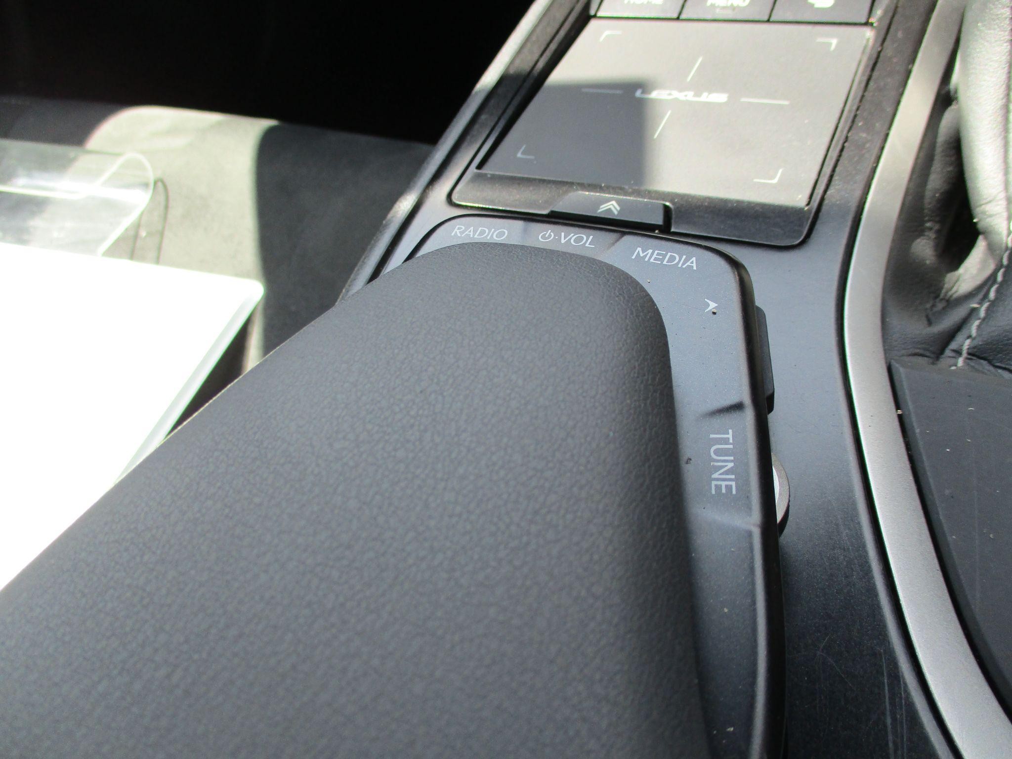Lexus UX Self-Charging Hybrid Image 81