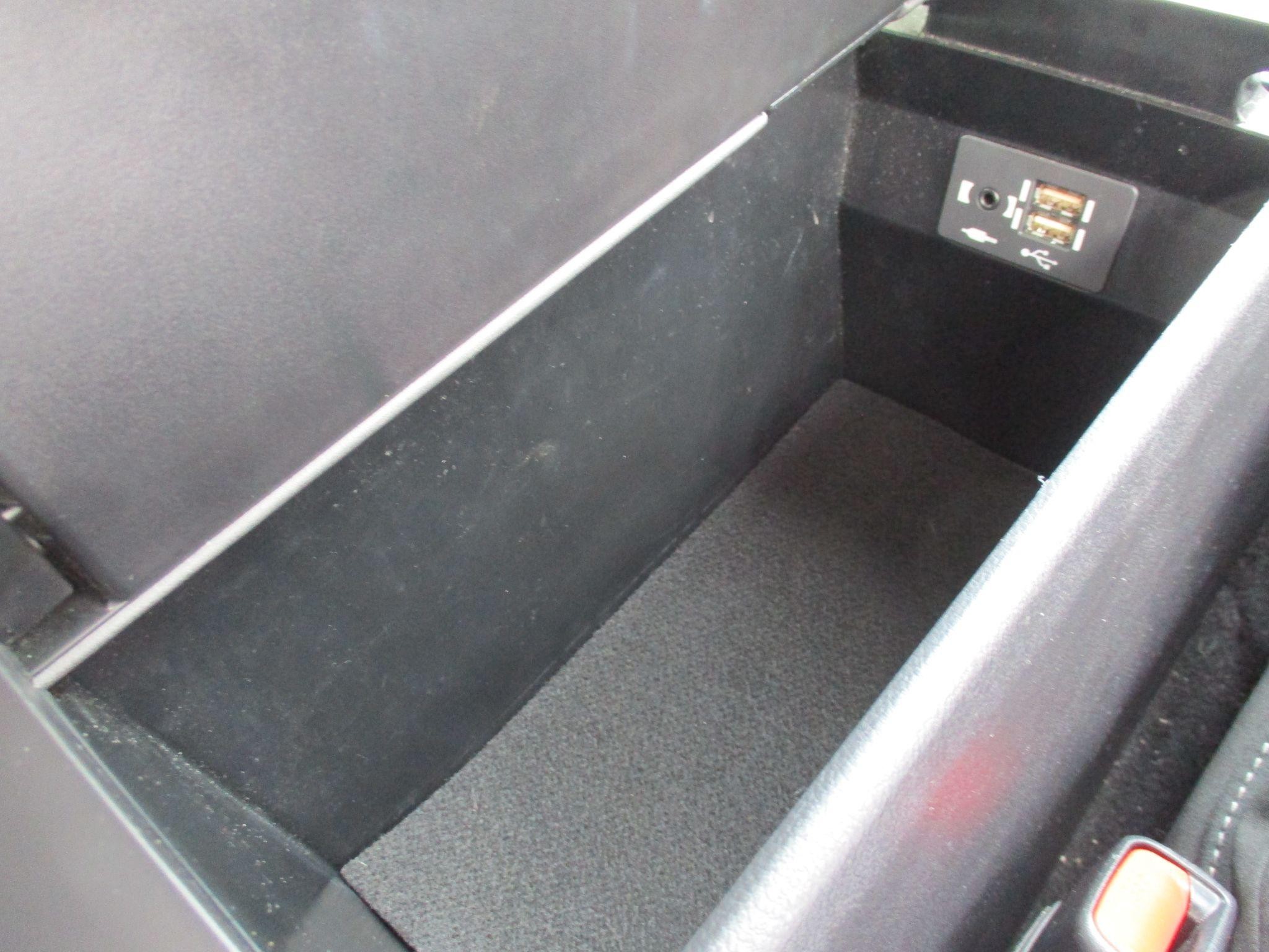 Lexus UX Self-Charging Hybrid Image 82
