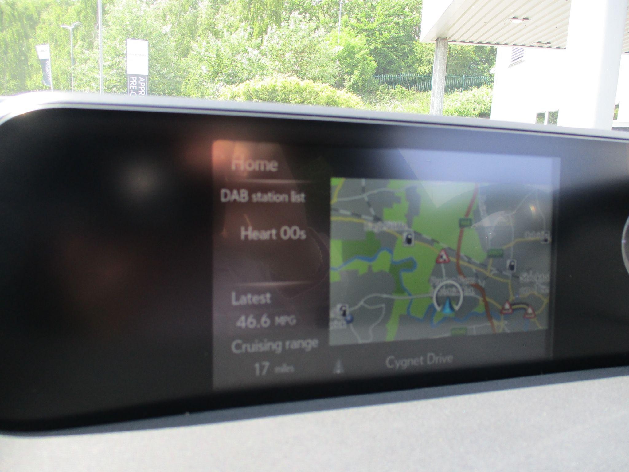 Lexus UX Self-Charging Hybrid Image 86