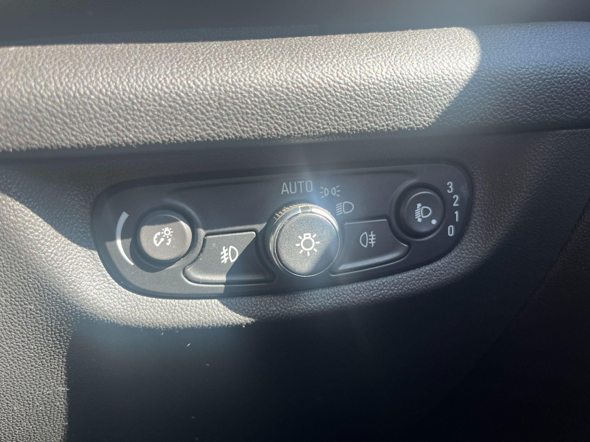Vauxhall Insignia Image 13