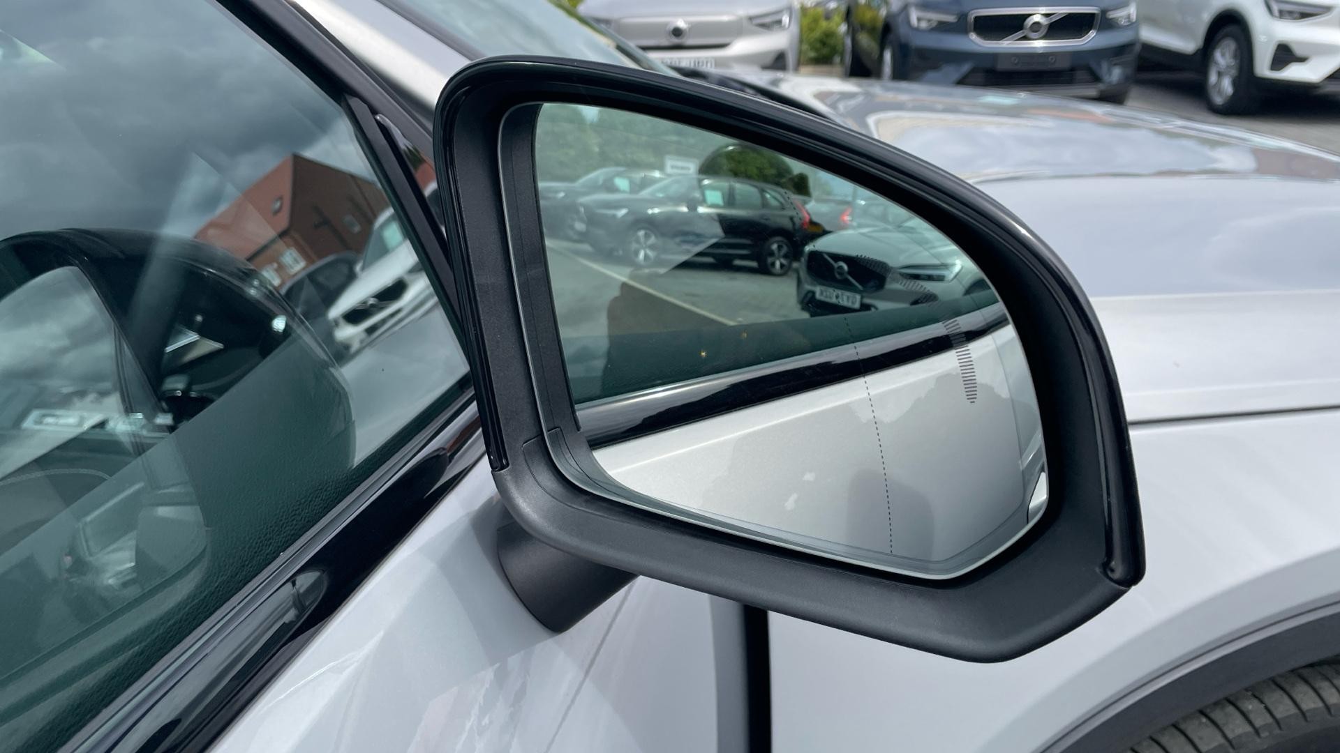 Volvo XC40 Image 32