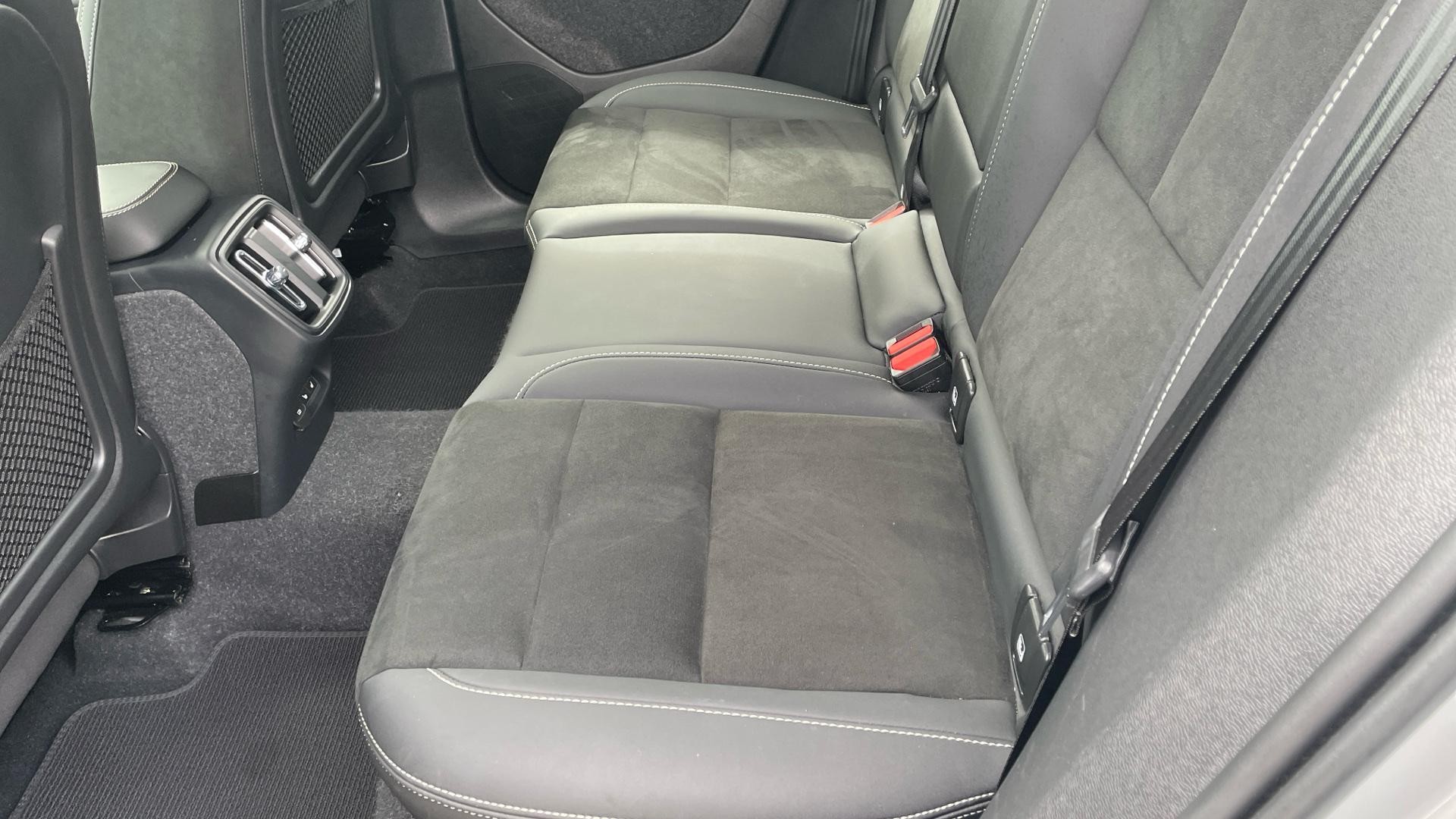 Volvo XC40 Image 33