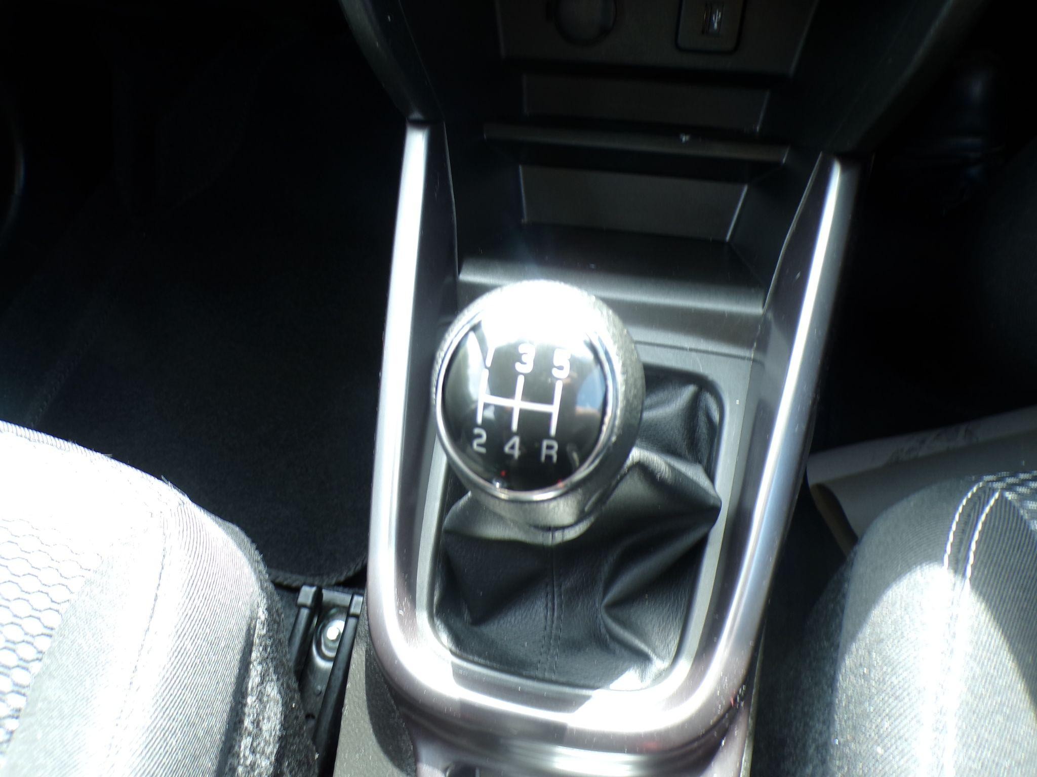 Suzuki Vitara Image 11