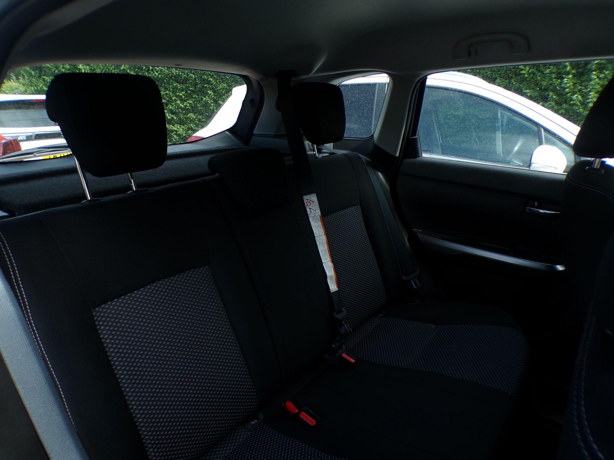 Suzuki Vitara Image 13