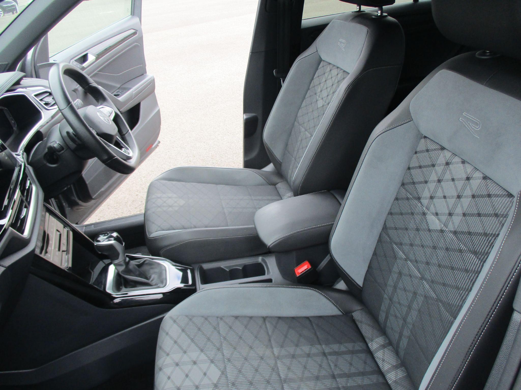 Volkswagen T-Roc Image 13
