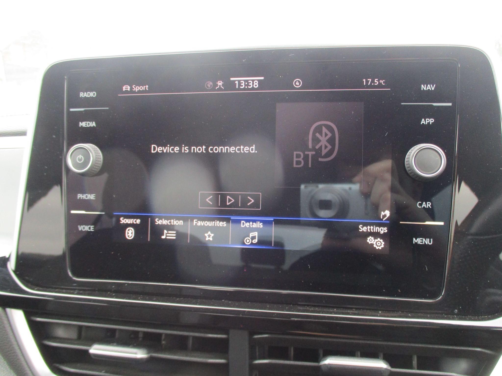 Volkswagen T-Roc Image 19