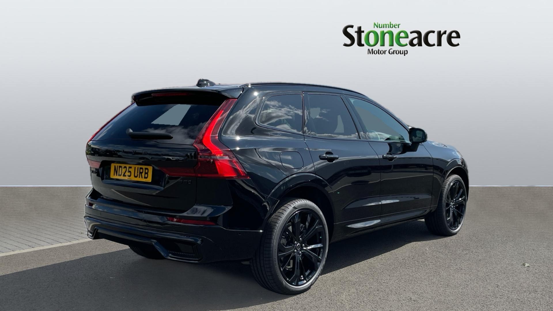 Volvo XC60 Image 2