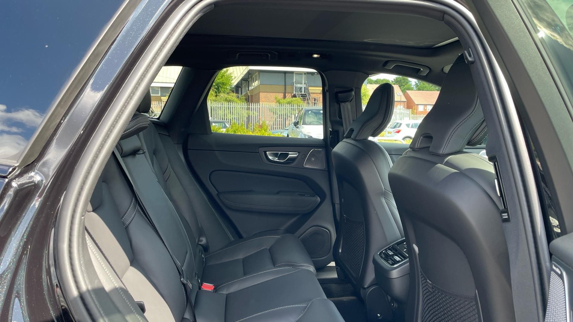 Volvo XC60 Image 6