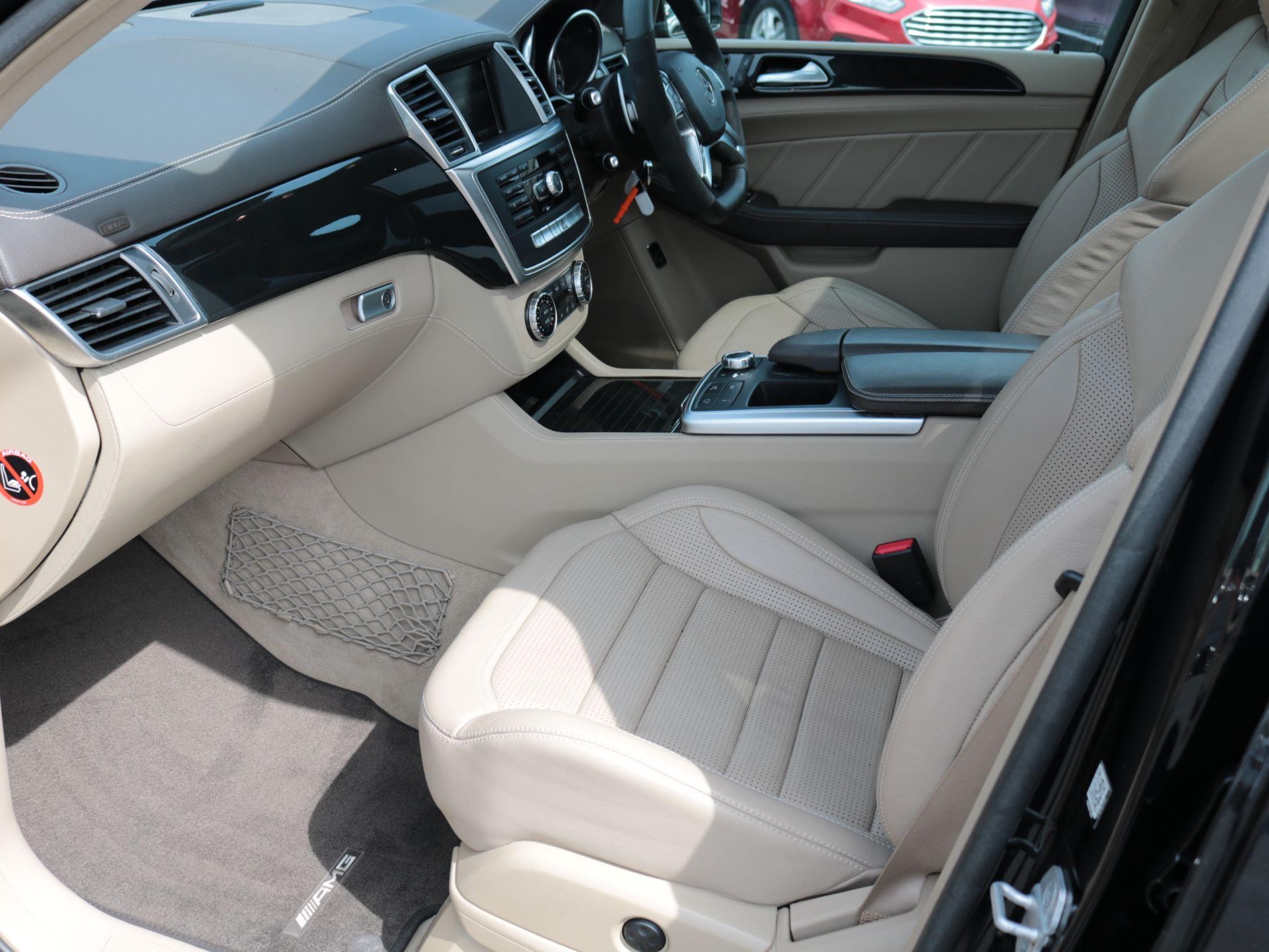 Mercedes-Benz M Class Image 13