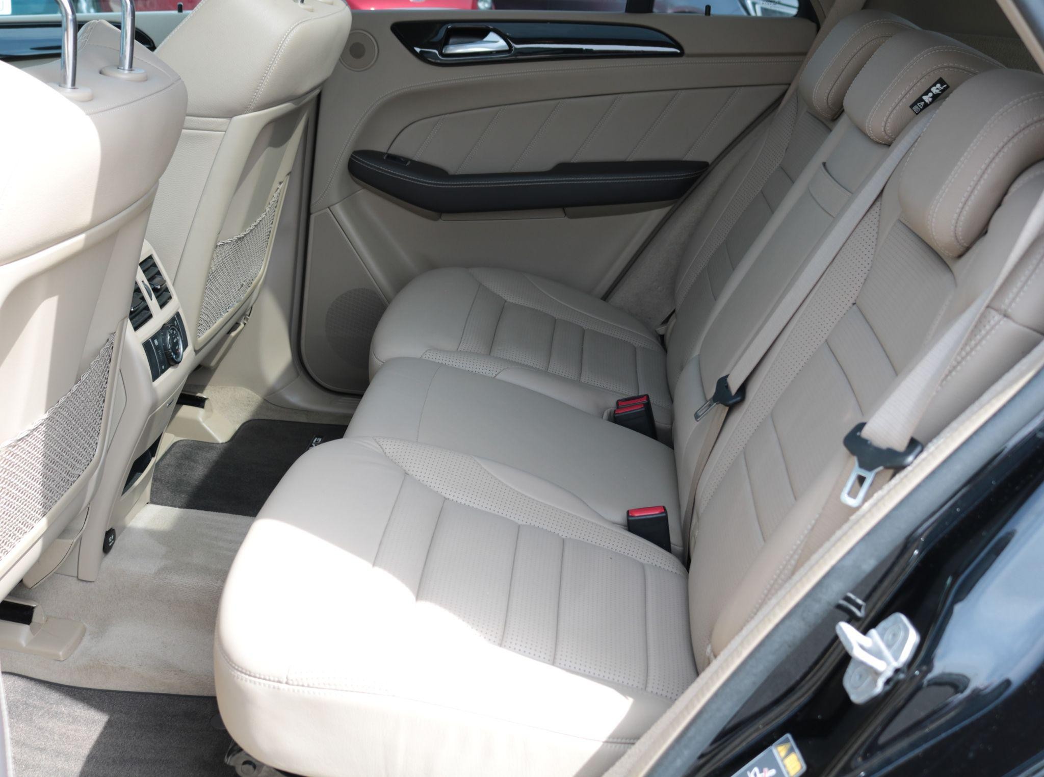 Mercedes-Benz M Class Image 26