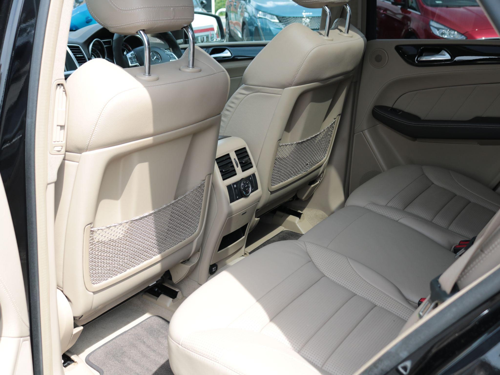 Mercedes-Benz M Class Image 27
