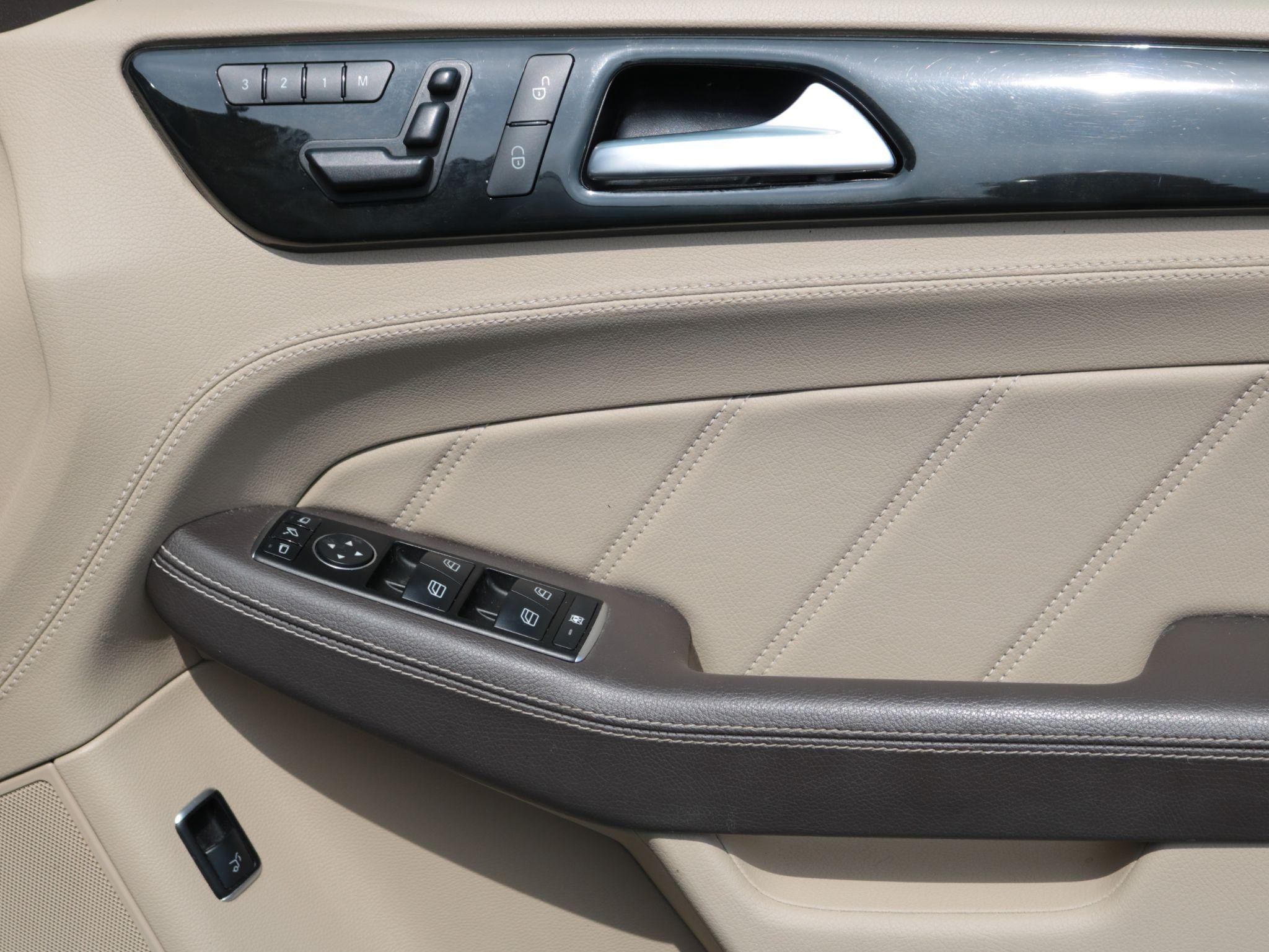 Mercedes-Benz M Class Image 29