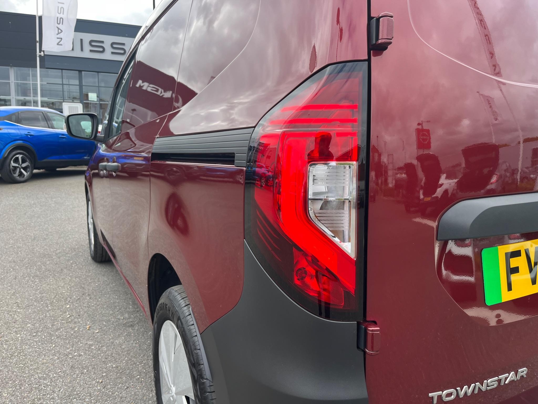 Nissan Townstar Image 14