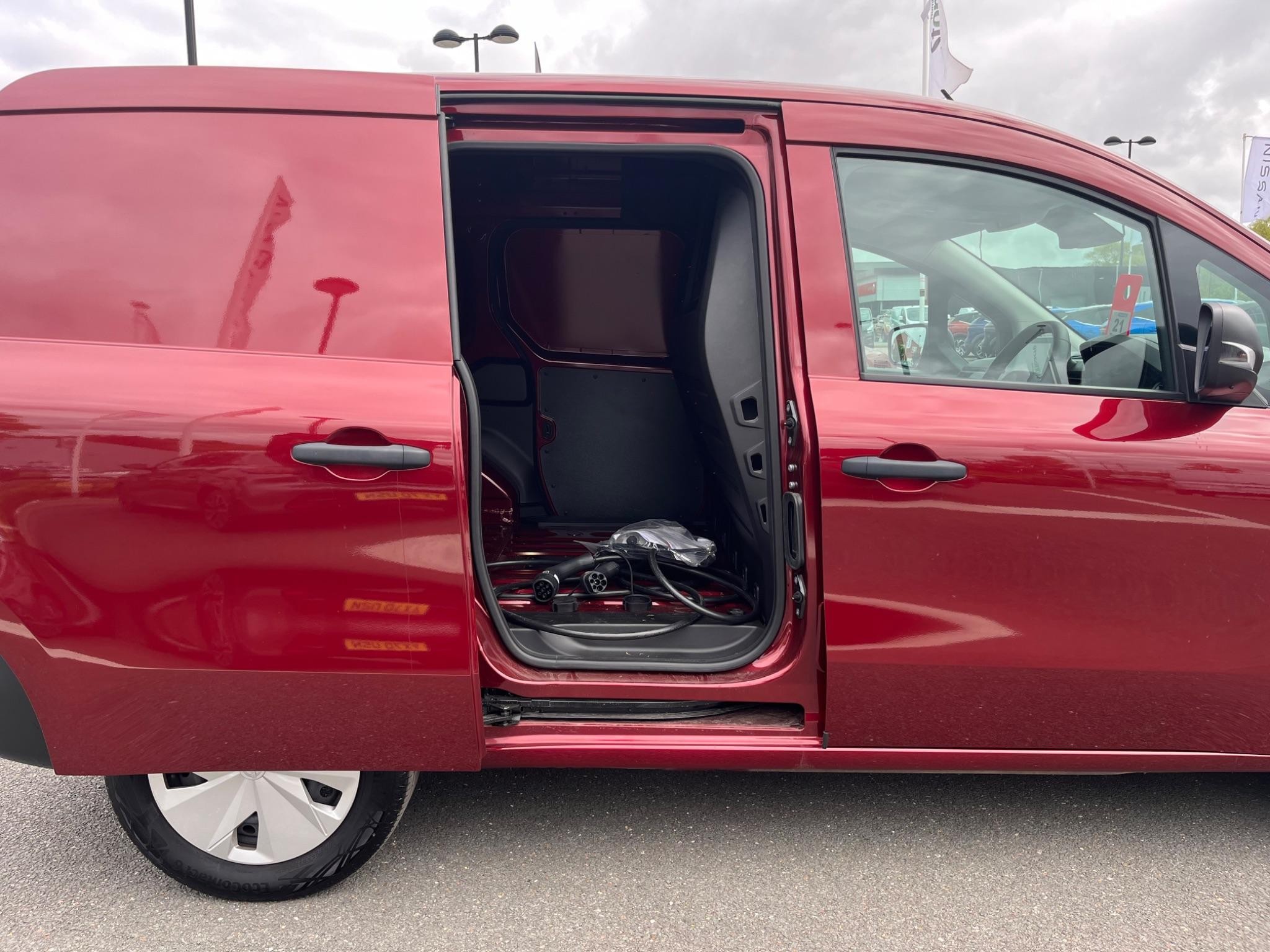 Nissan Townstar Image 16