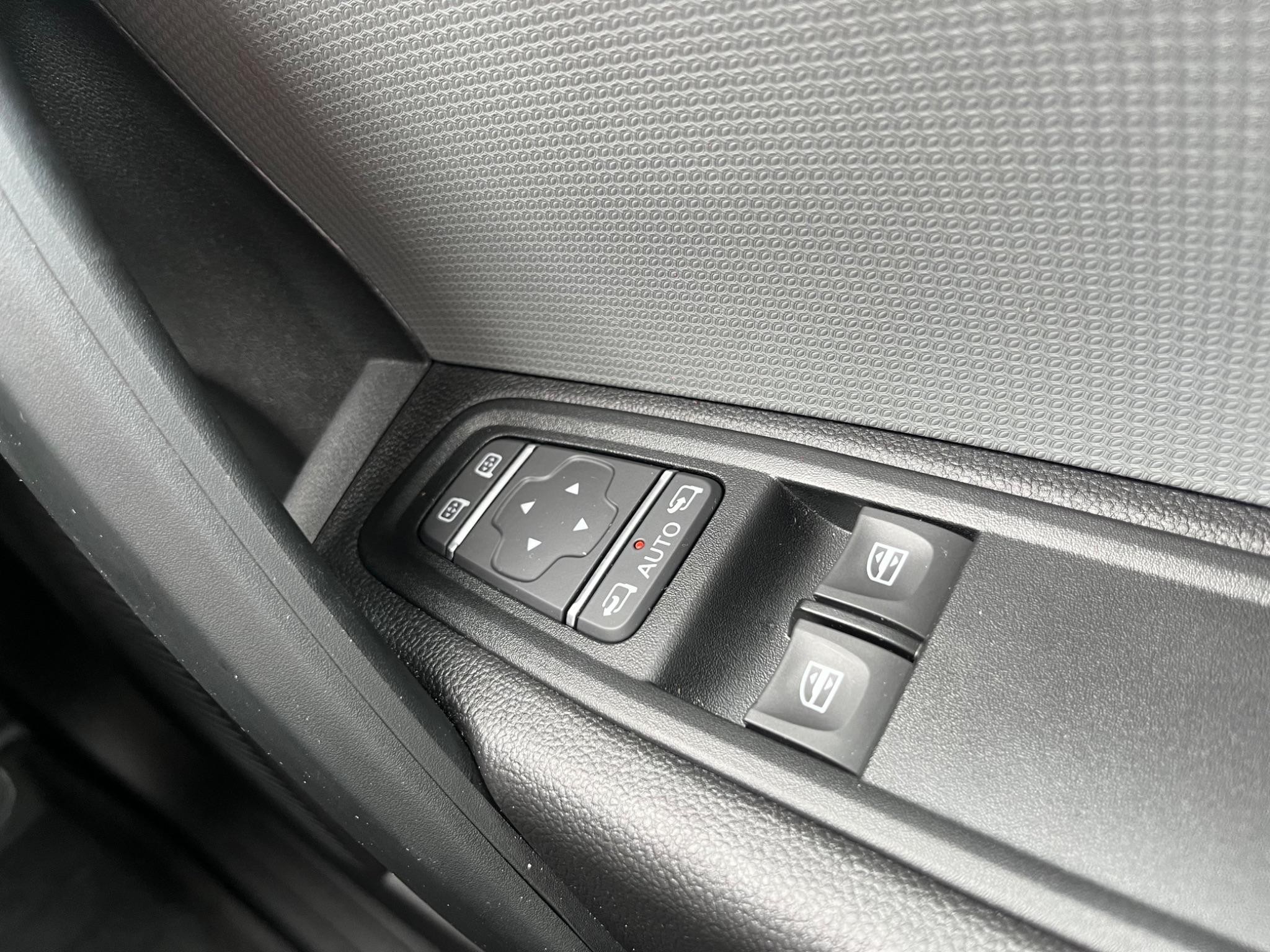 Nissan Townstar Image 38