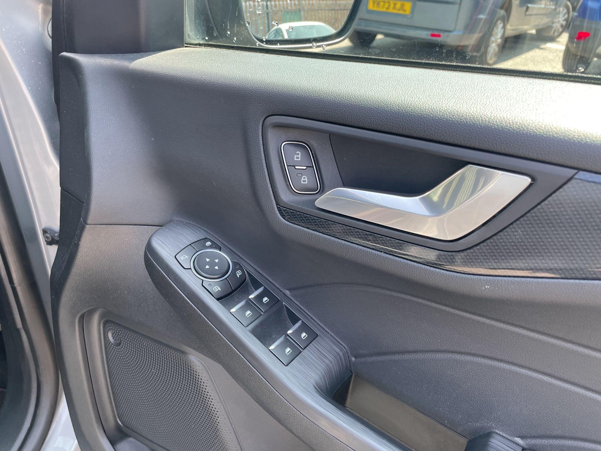 Ford Kuga Image 20