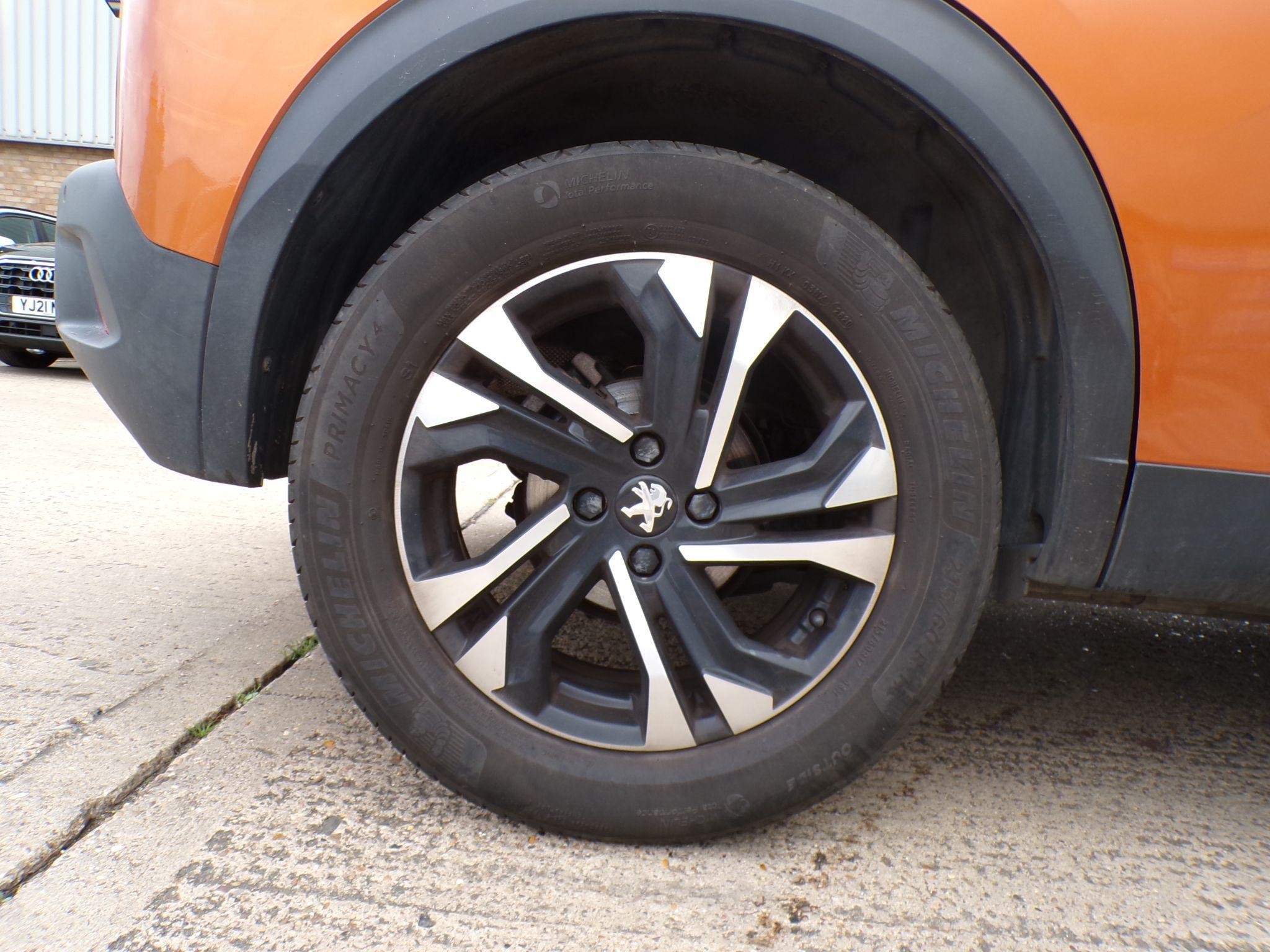 Peugeot 2008 Image 9