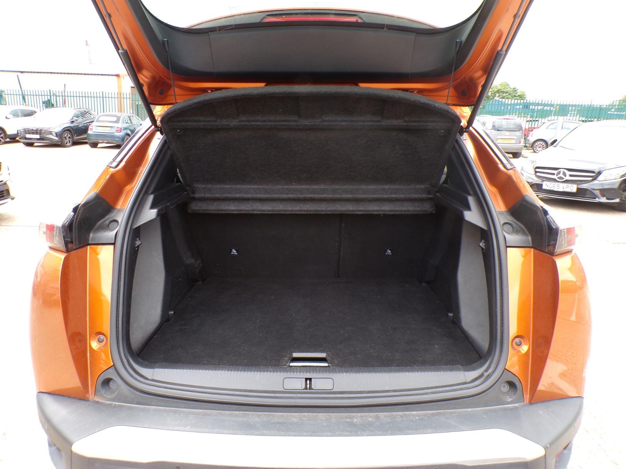 Peugeot 2008 Image 10