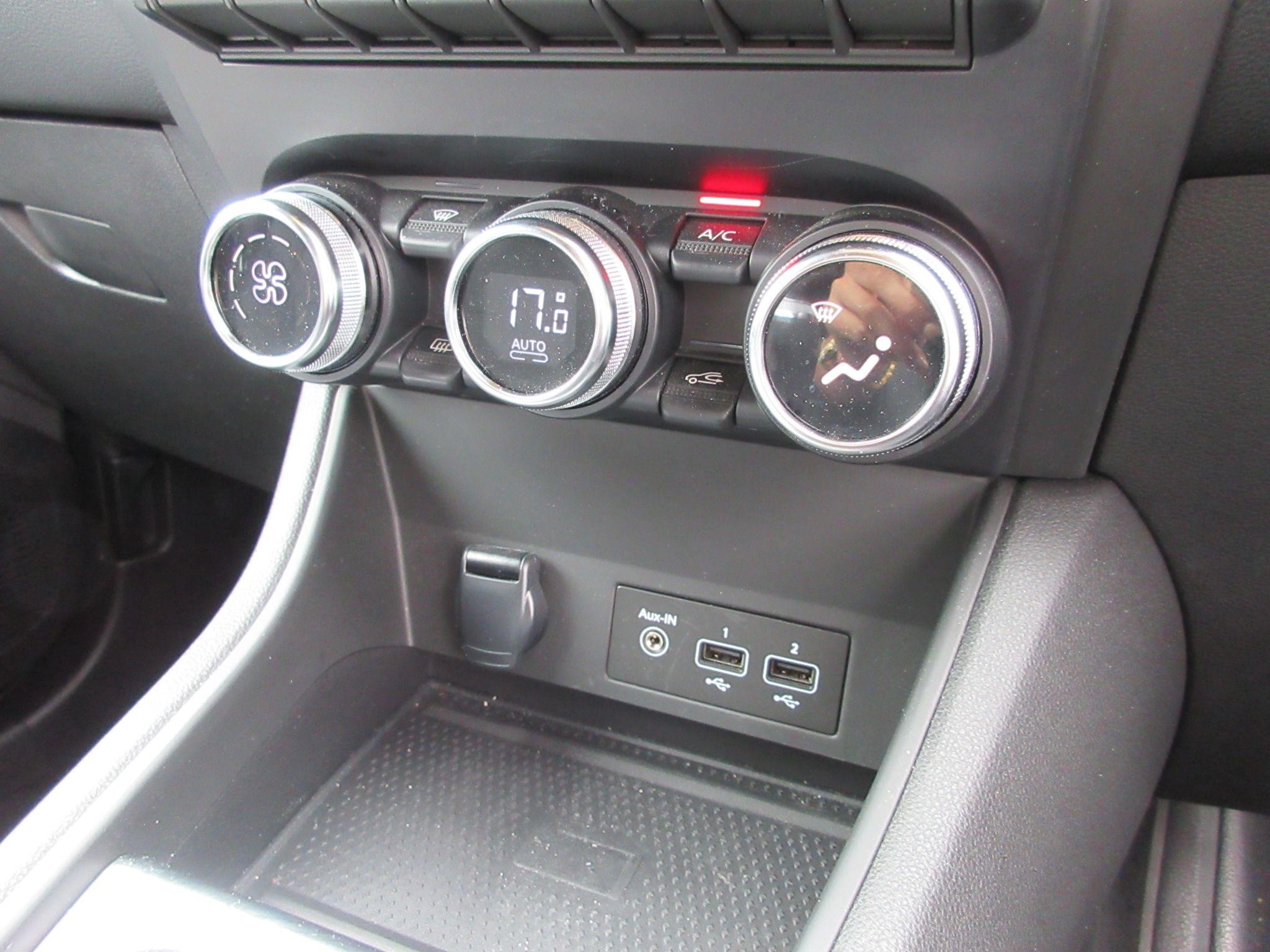 Renault Captur Image 37