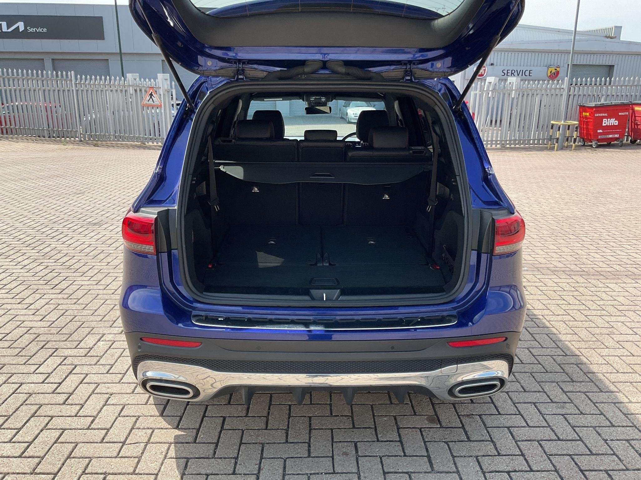 Mercedes-Benz GLB Image 10