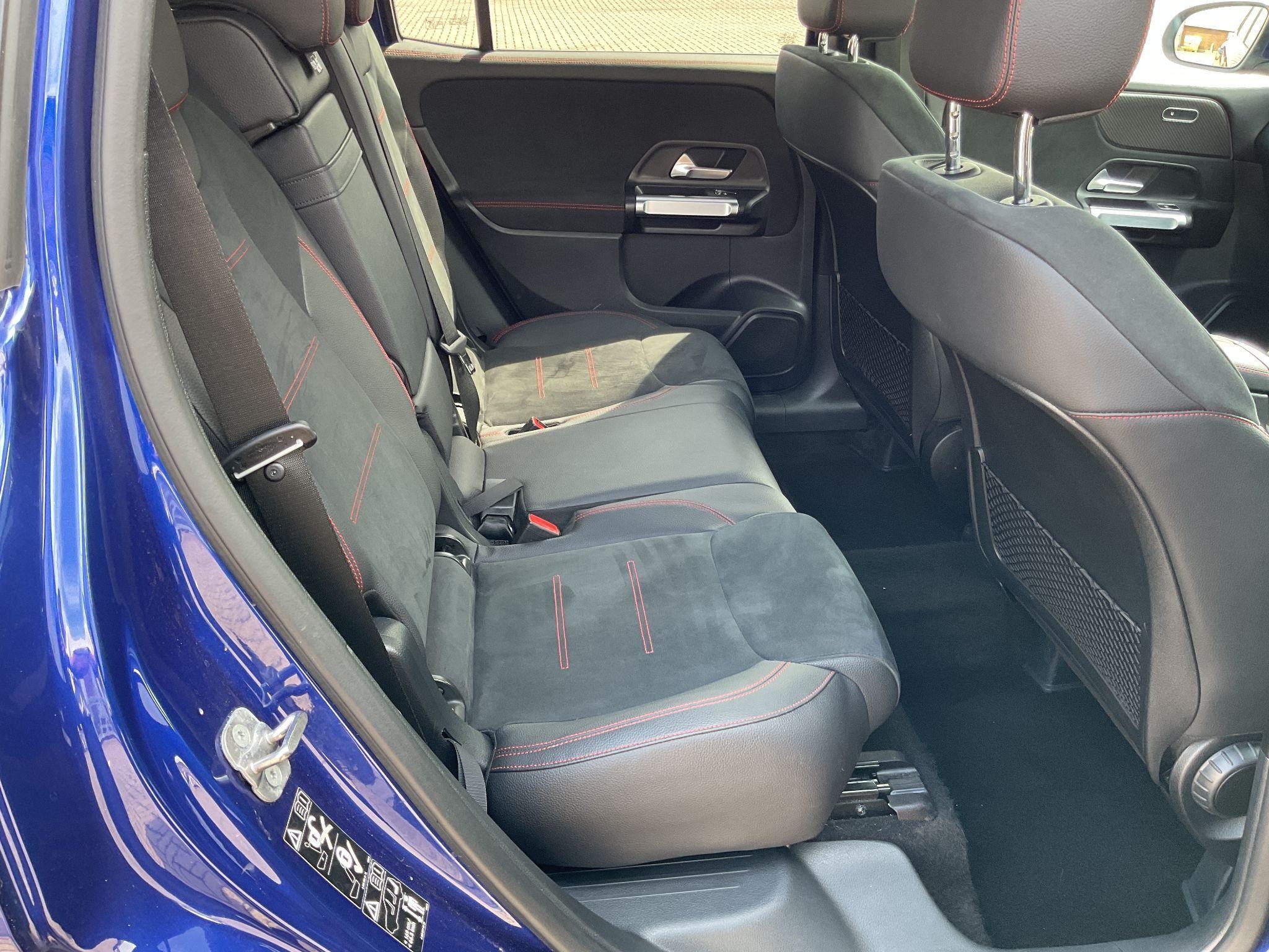 Mercedes-Benz GLB Image 11