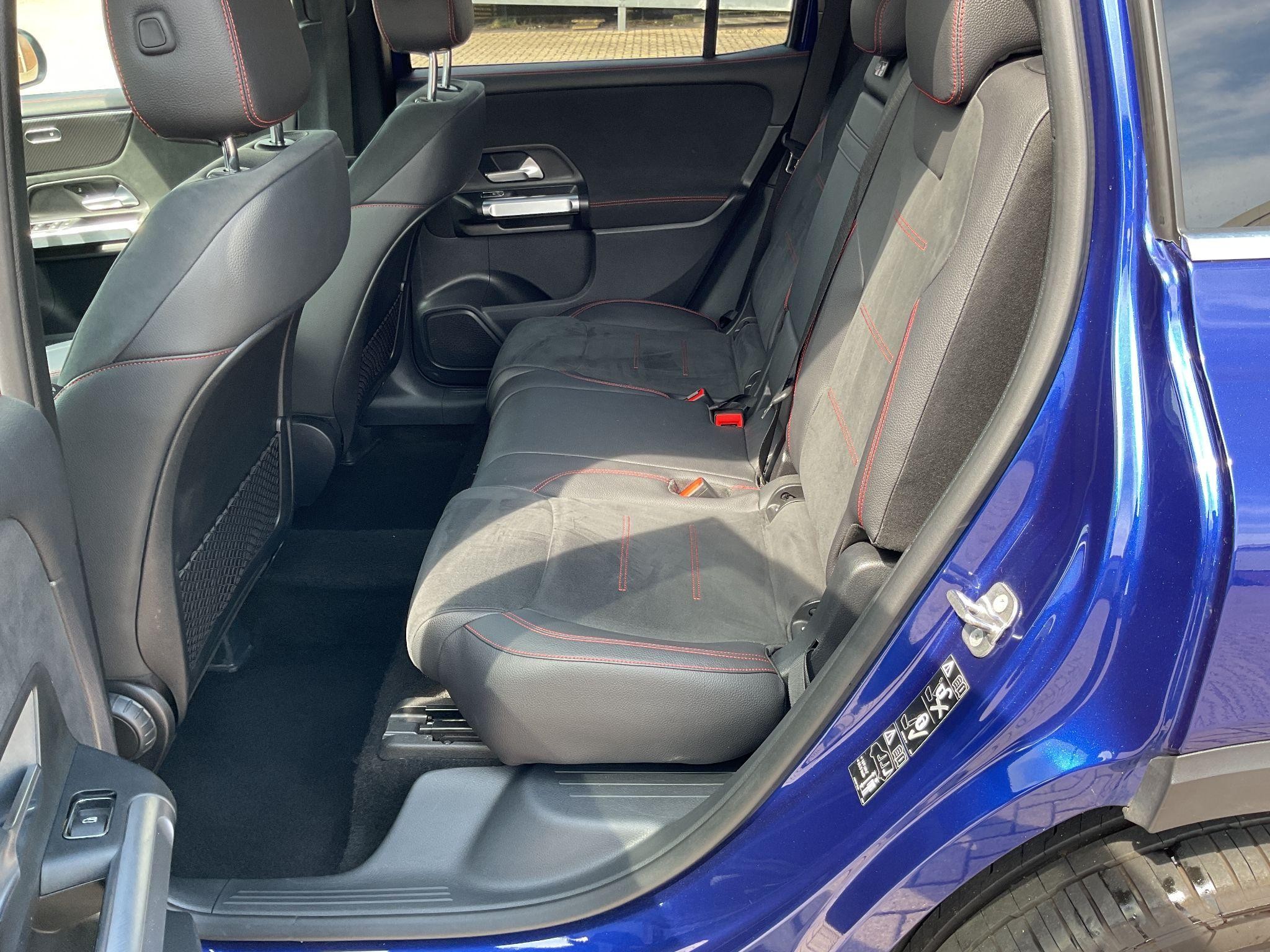 Mercedes-Benz GLB Image 12