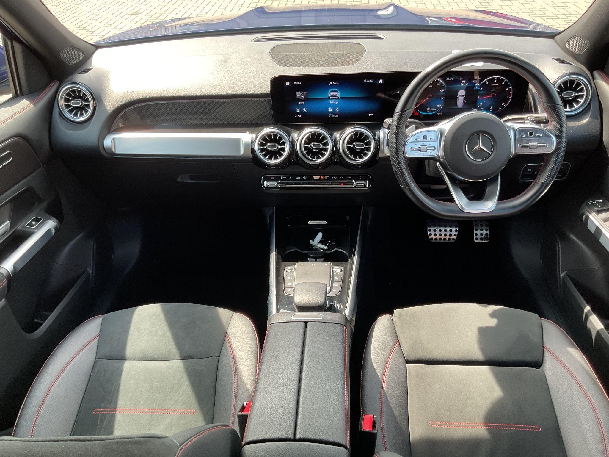 Mercedes-Benz GLB Image 15