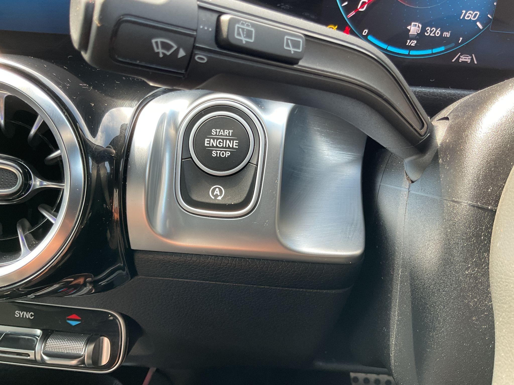 Mercedes-Benz GLB Image 23