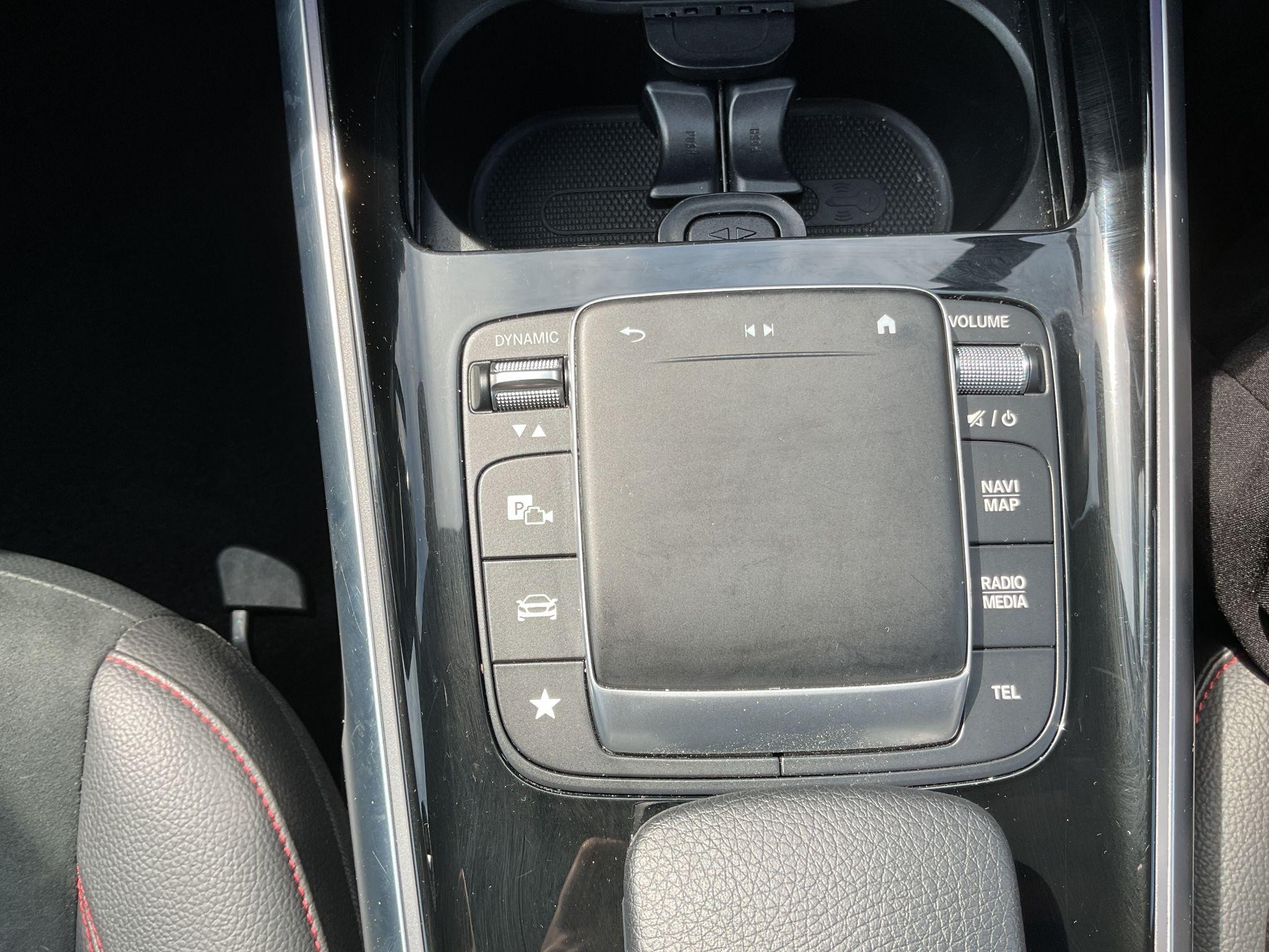 Mercedes-Benz GLB Image 24
