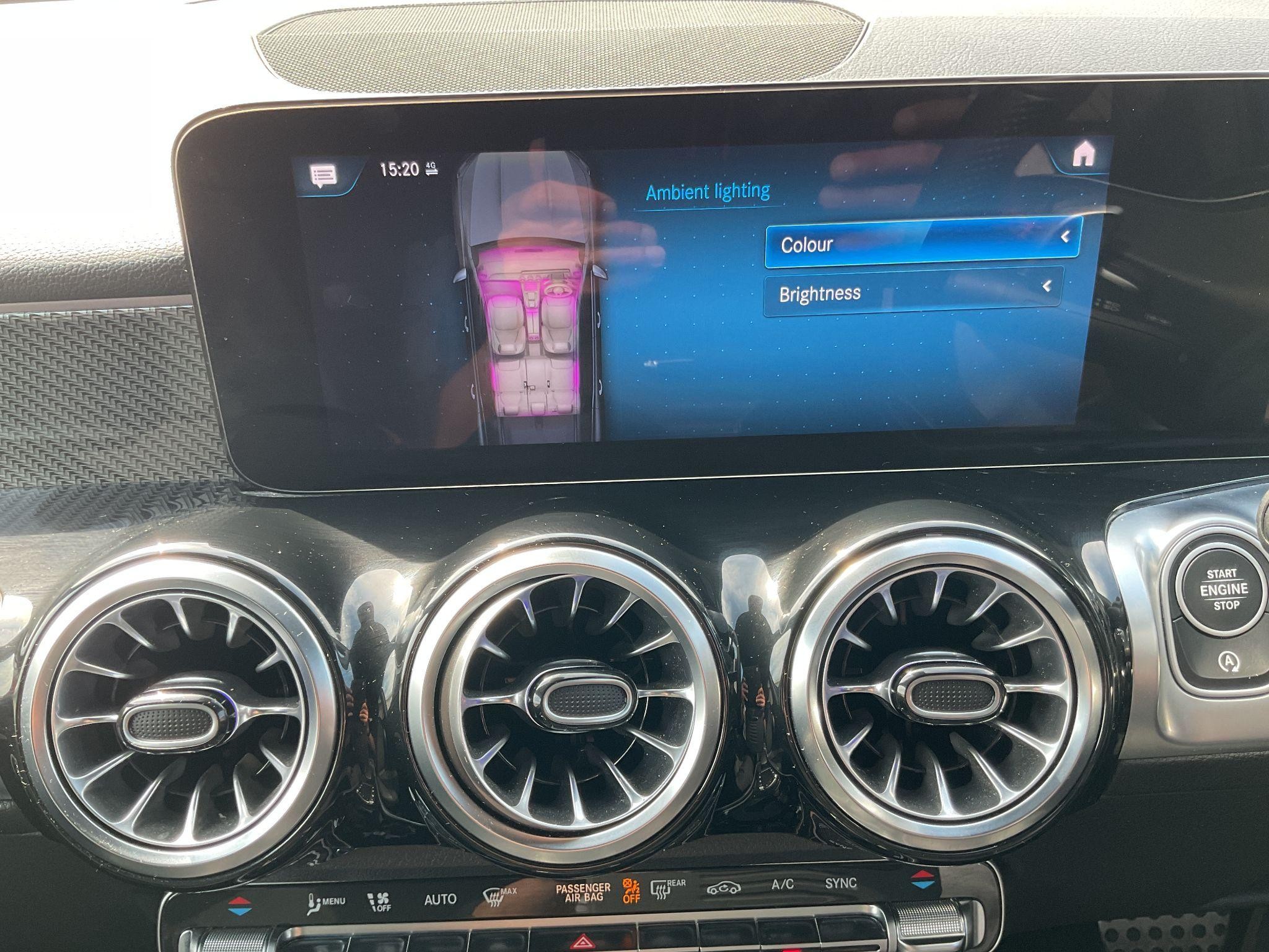 Mercedes-Benz GLB Image 28