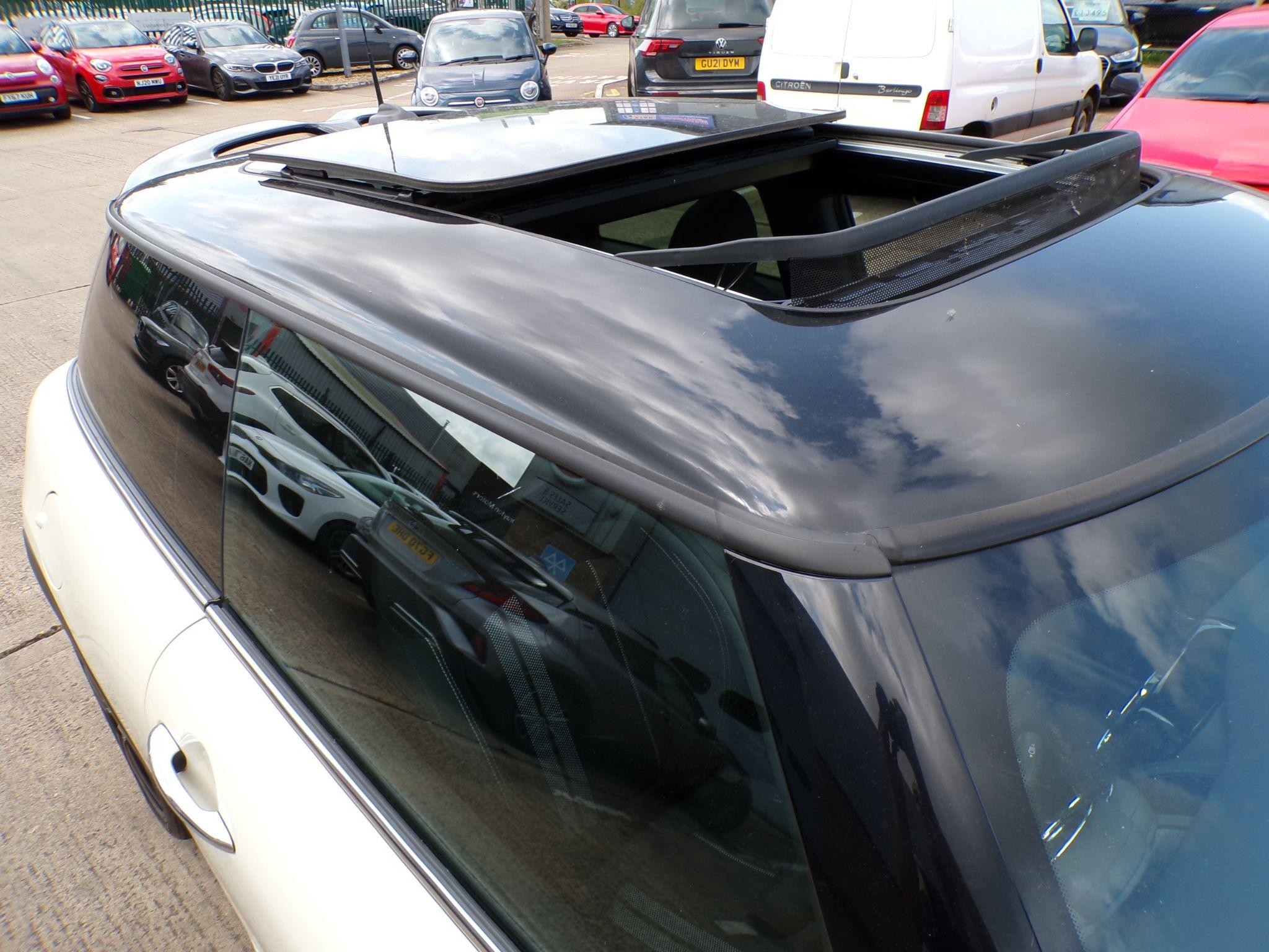MINI Hatch Image 23