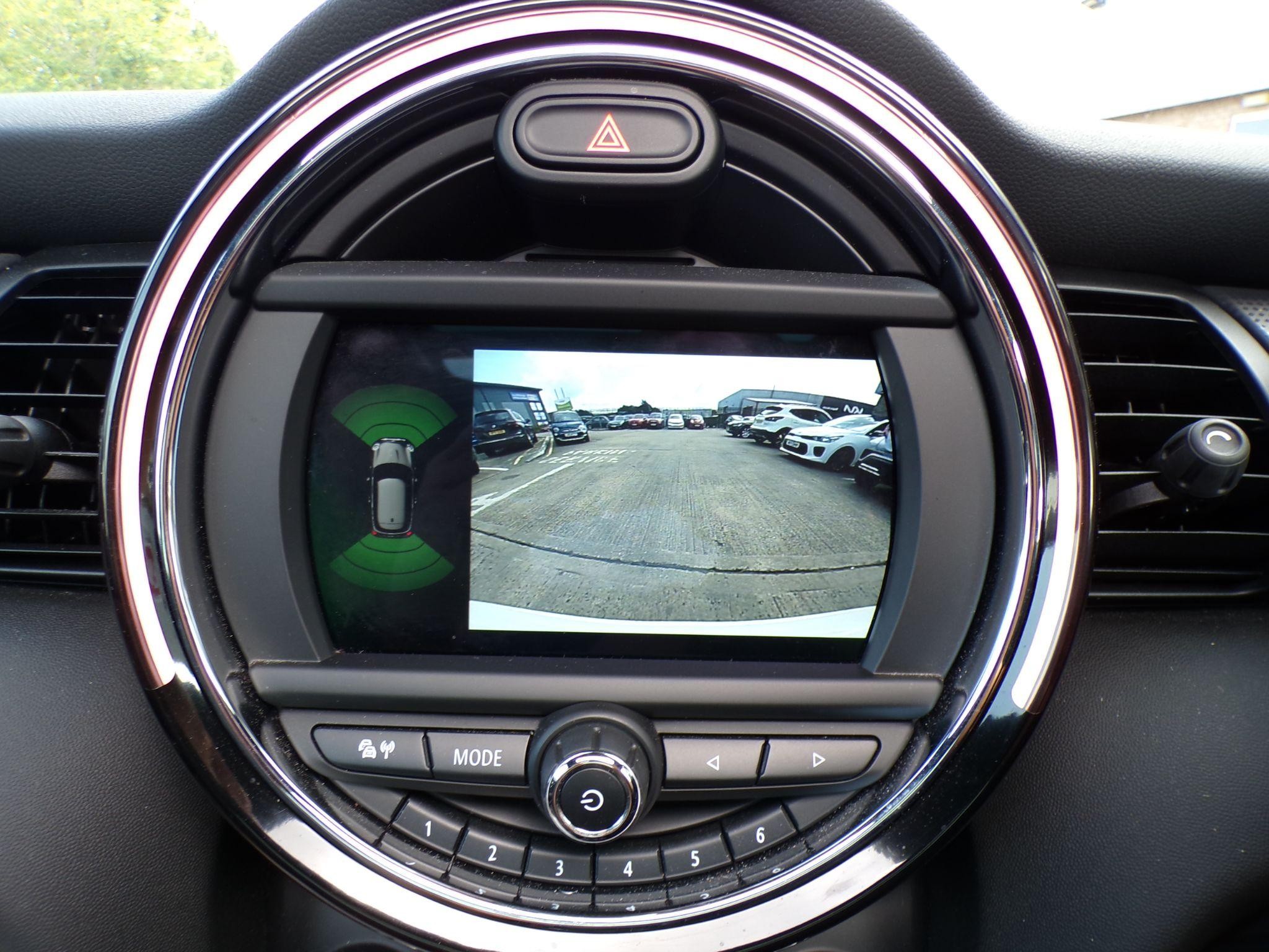 MINI Hatch Image 29