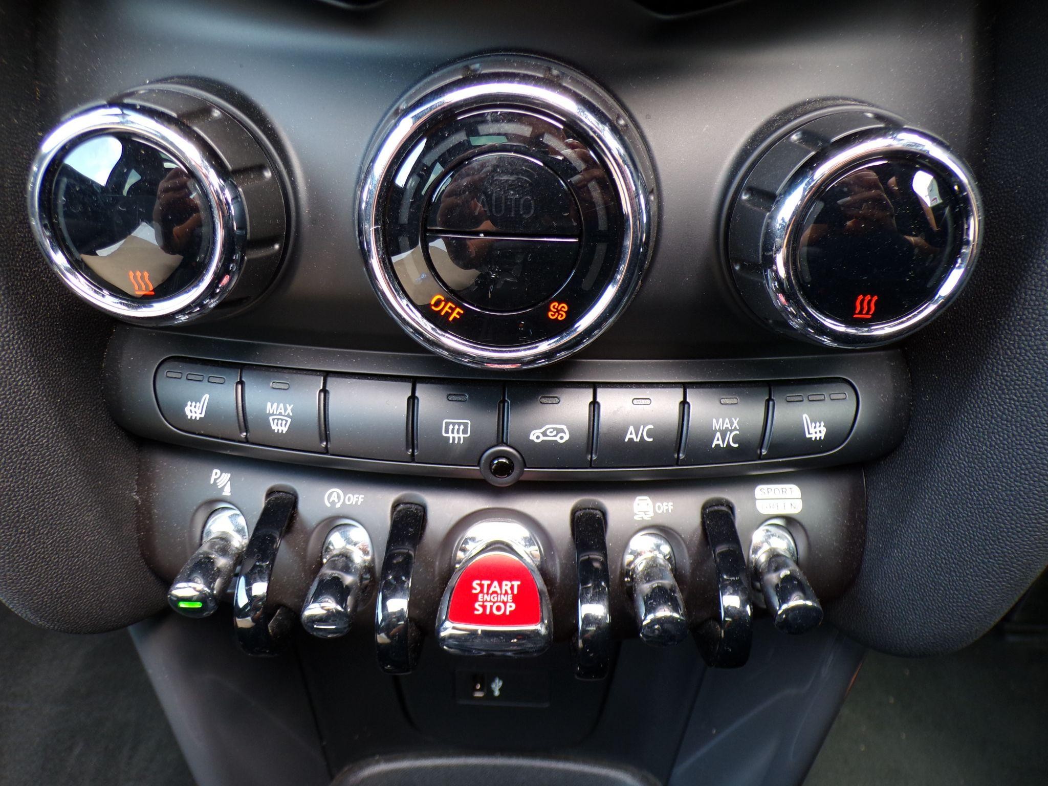 MINI Hatch Image 30